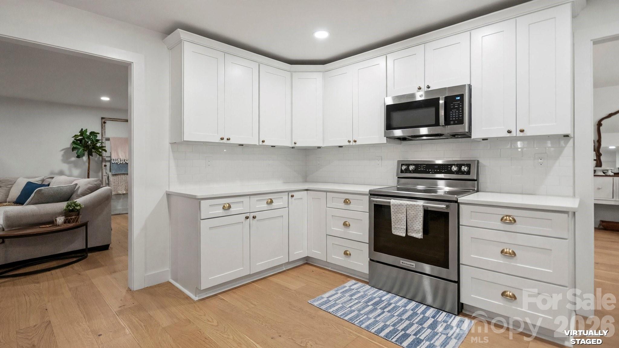 215 Ridgewood Drive — Monroe