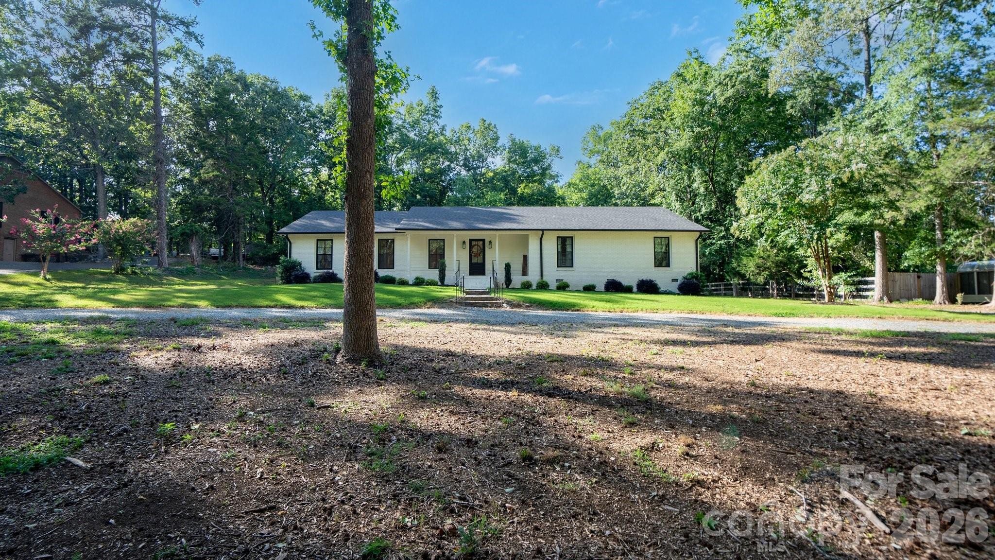 215 Ridgewood Drive — Monroe