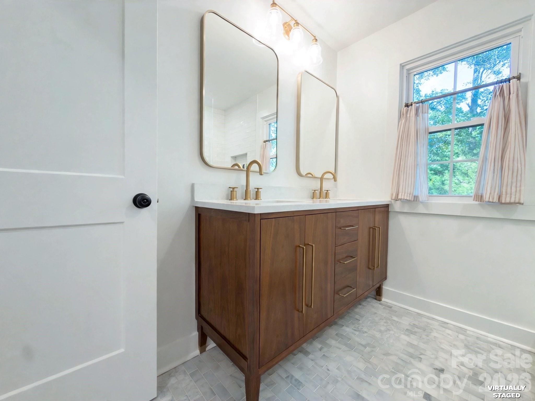 215 Ridgewood Drive — Monroe