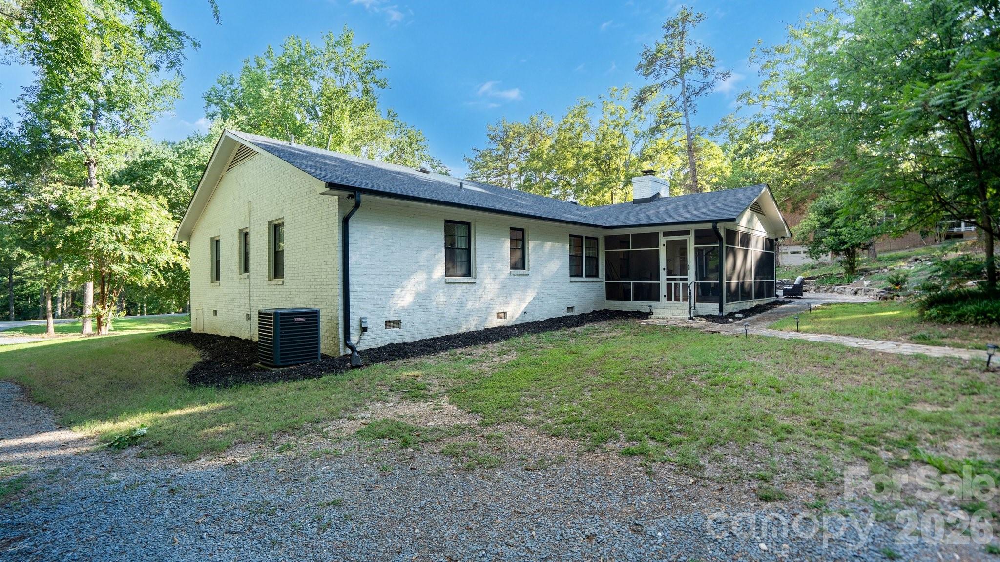 215 Ridgewood Drive — Monroe