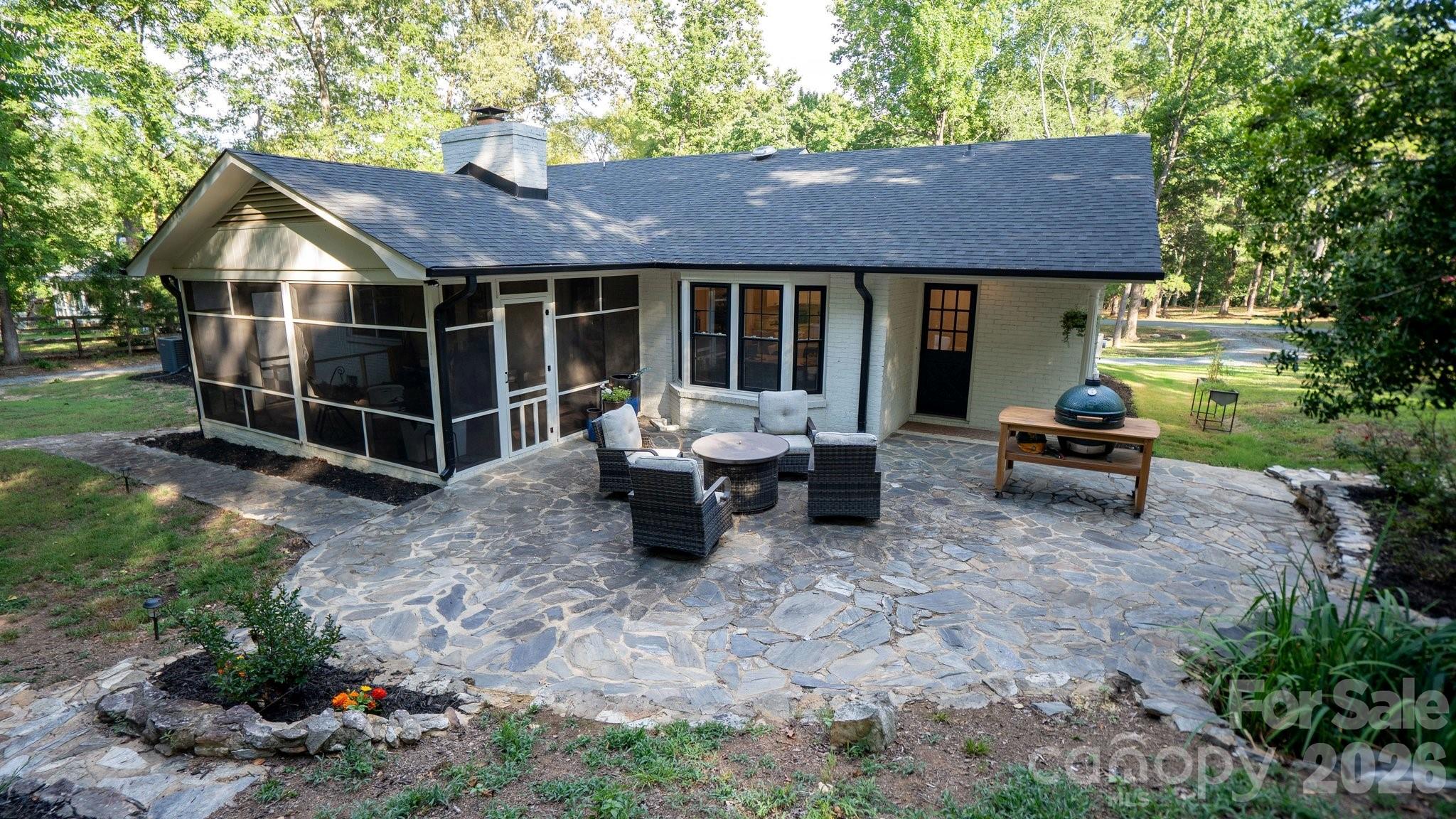 215 Ridgewood Drive — Monroe