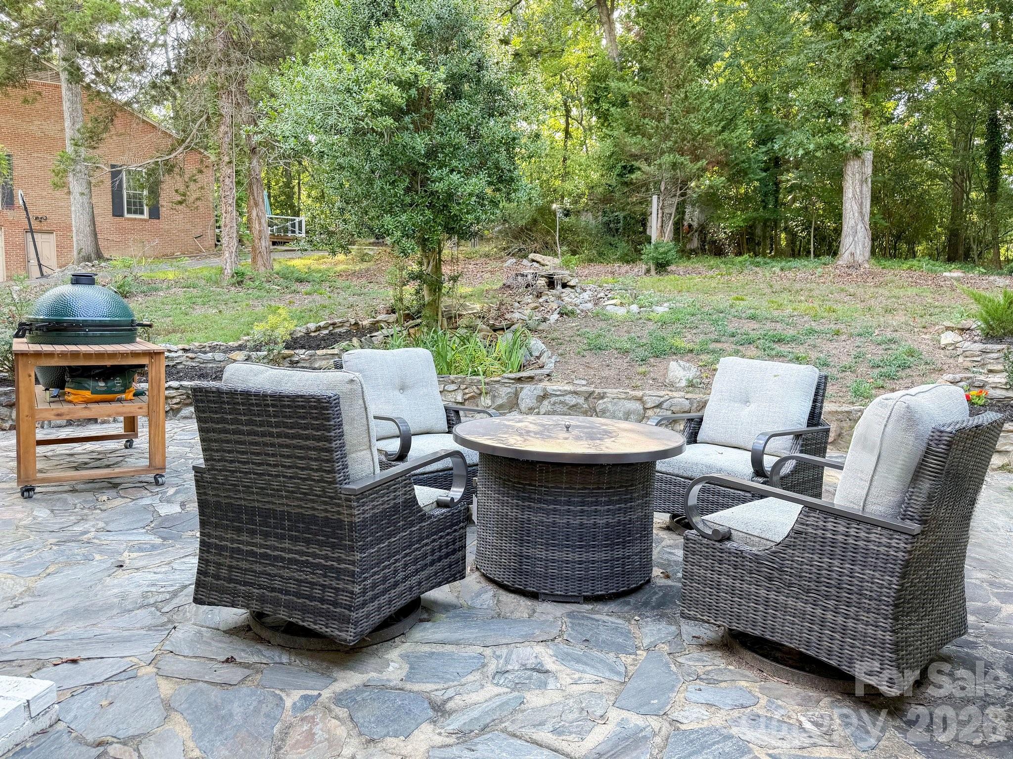 215 Ridgewood Drive — Monroe