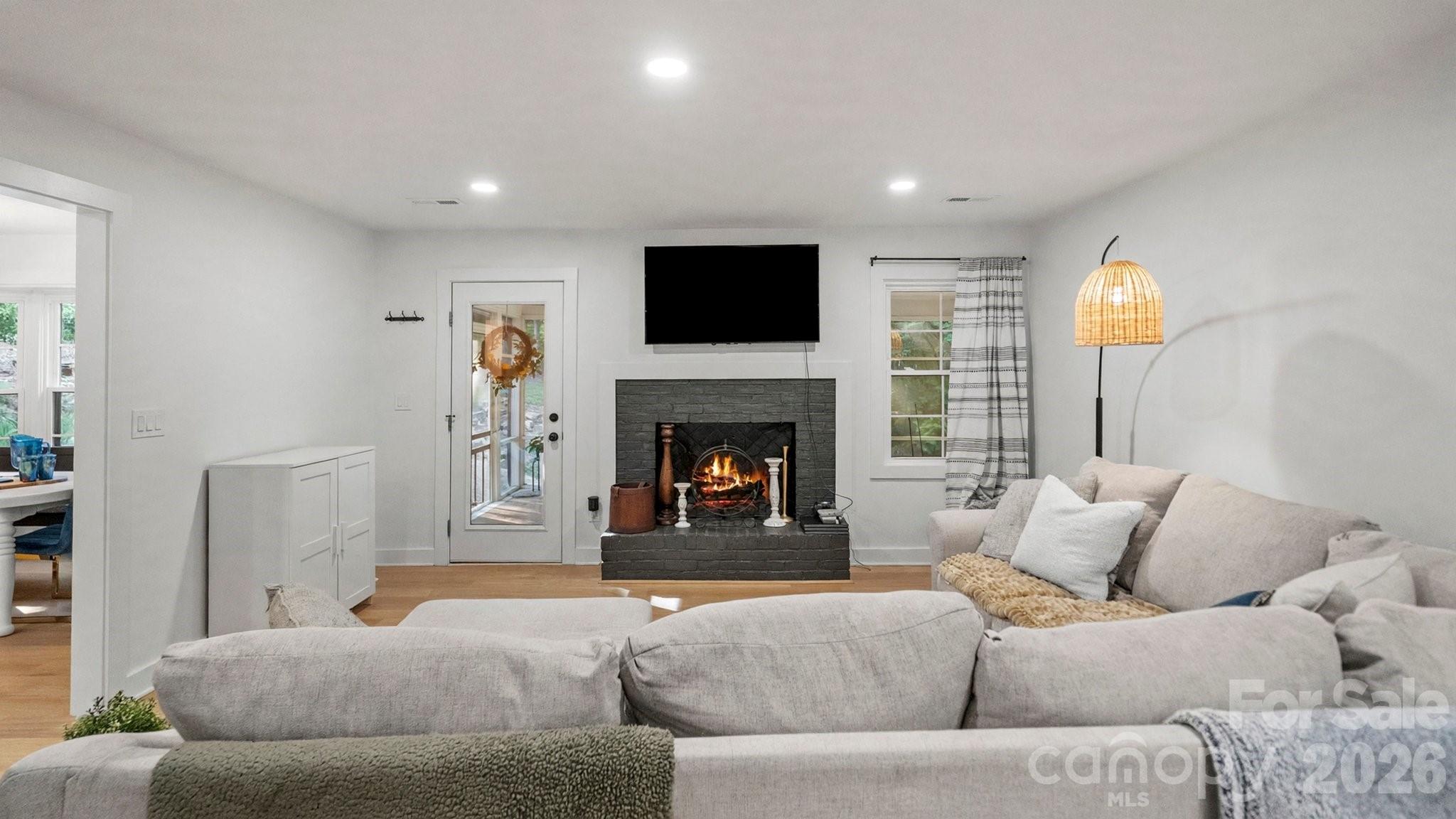 215 Ridgewood Drive — Monroe