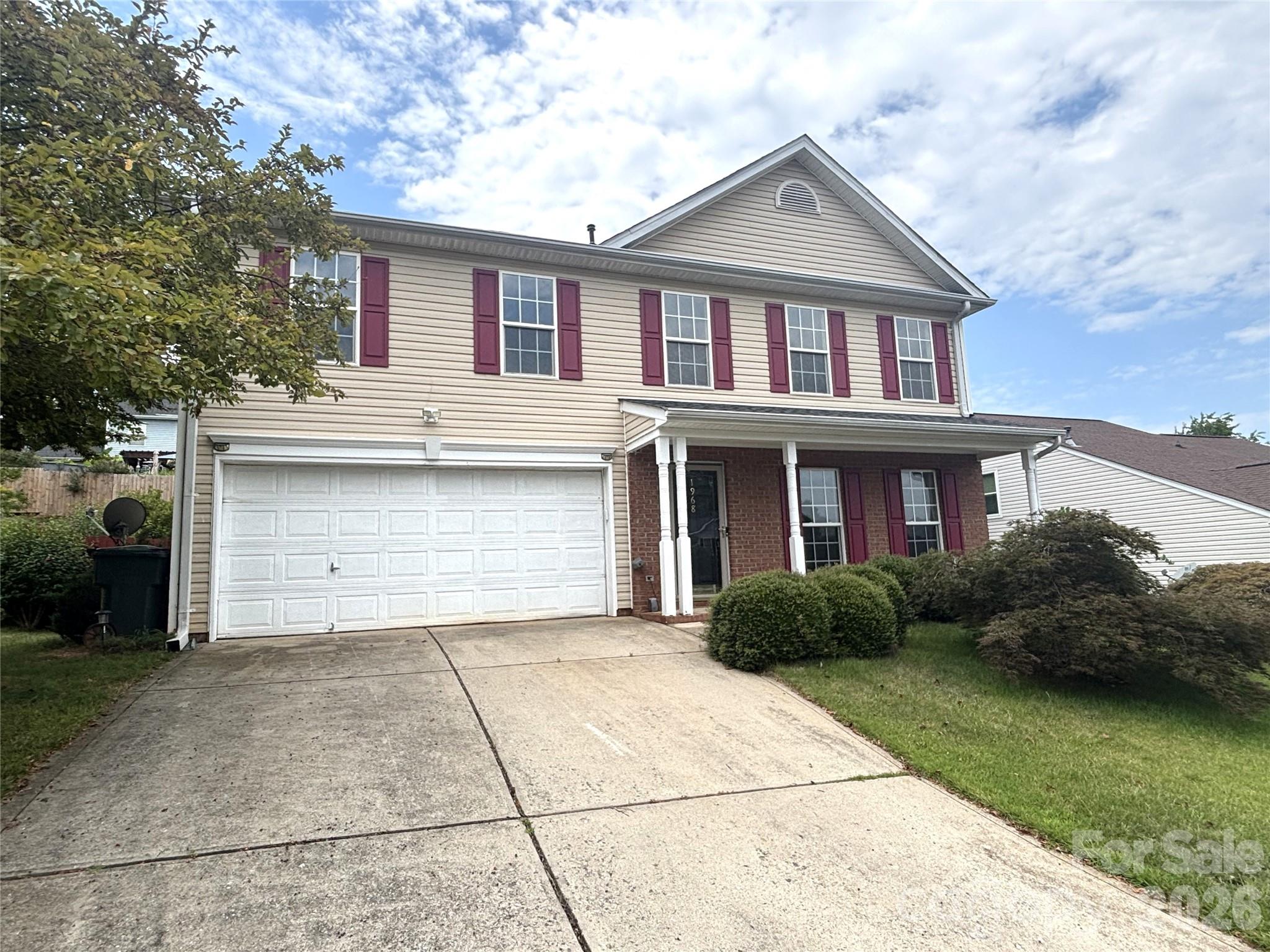 1968 8th Street Lane SE — Hickory