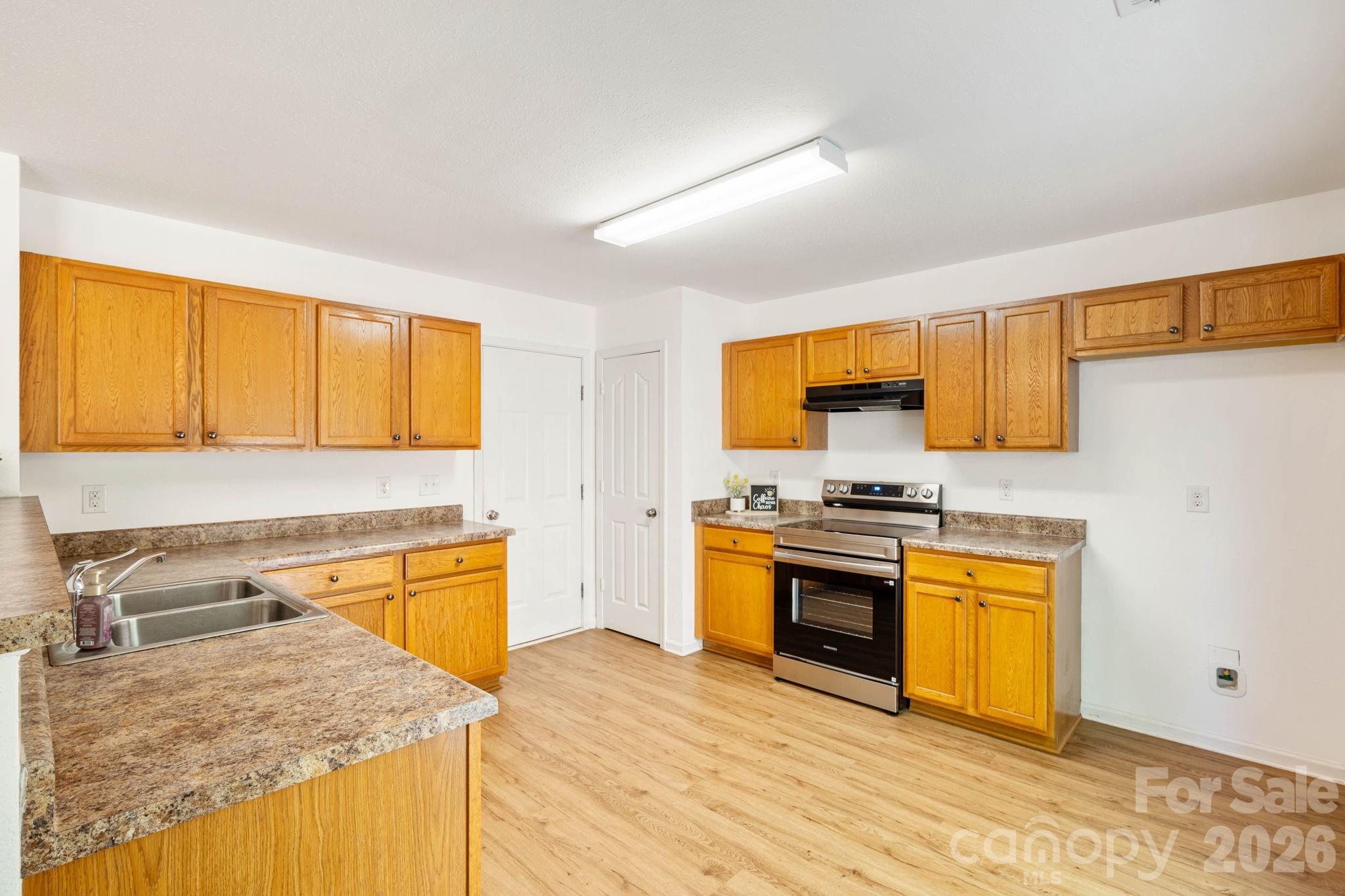 1429 River Run Road — Lowell