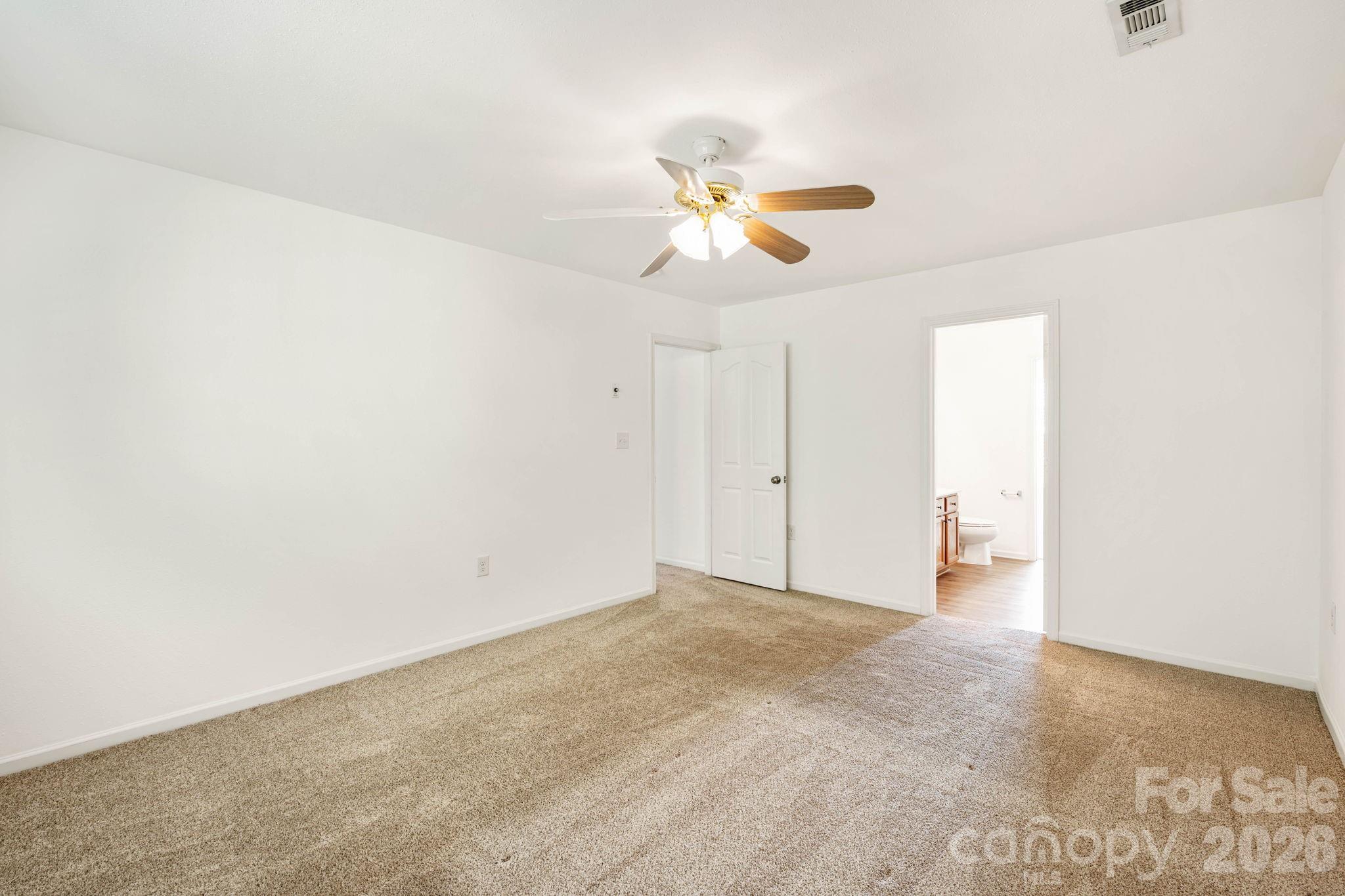 1429 River Run Road — Lowell