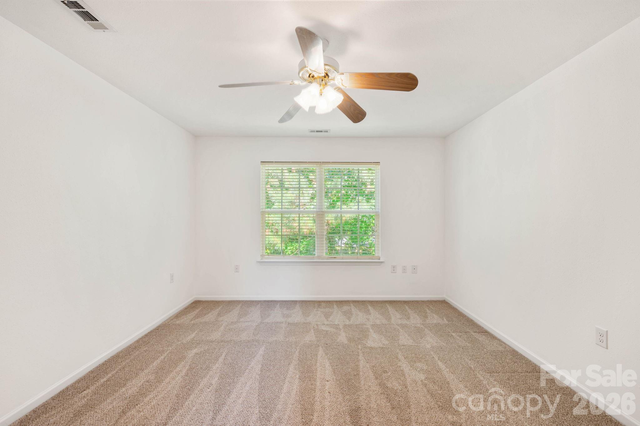 1429 River Run Road — Lowell
