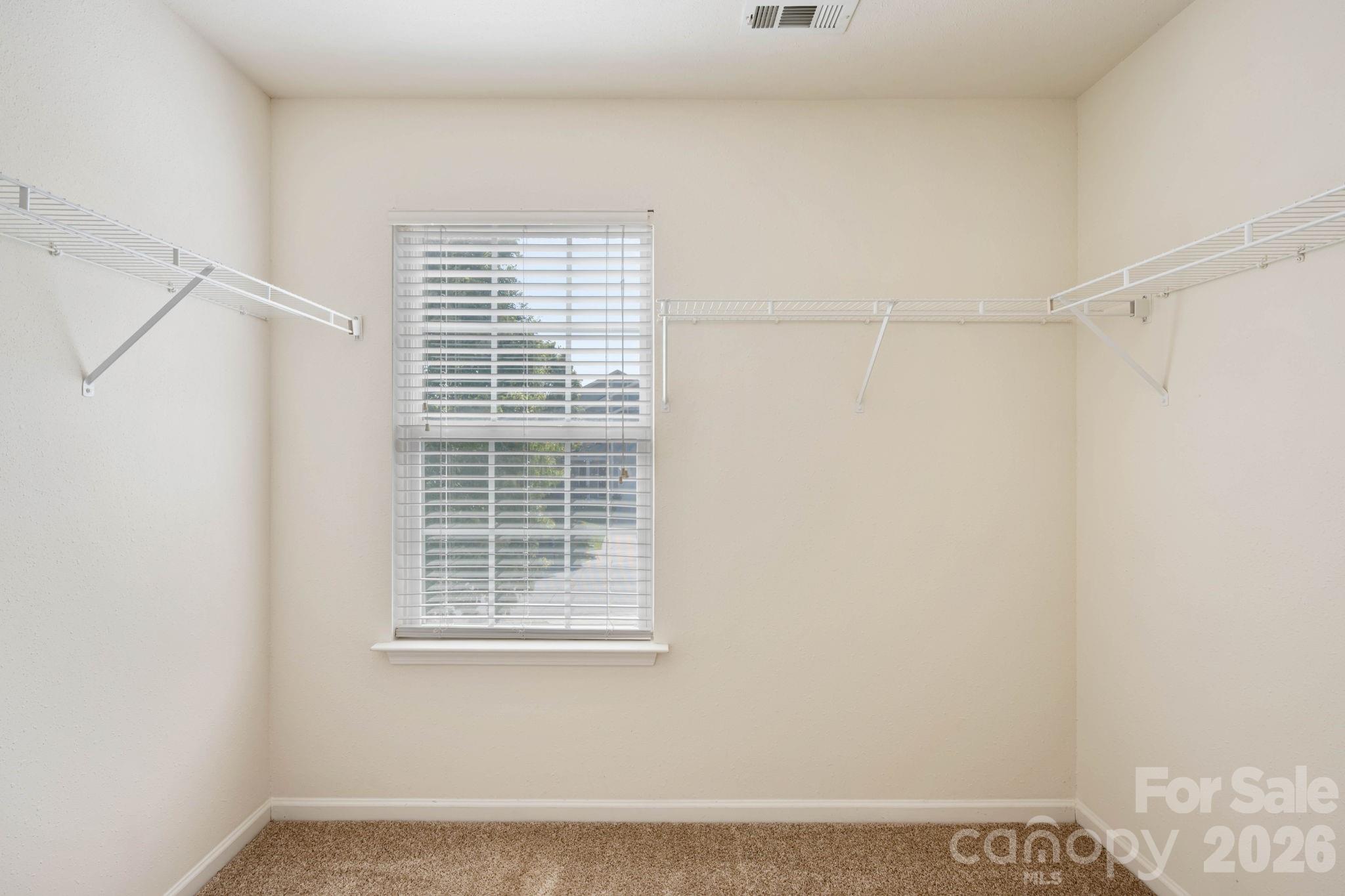 1429 River Run Road — Lowell