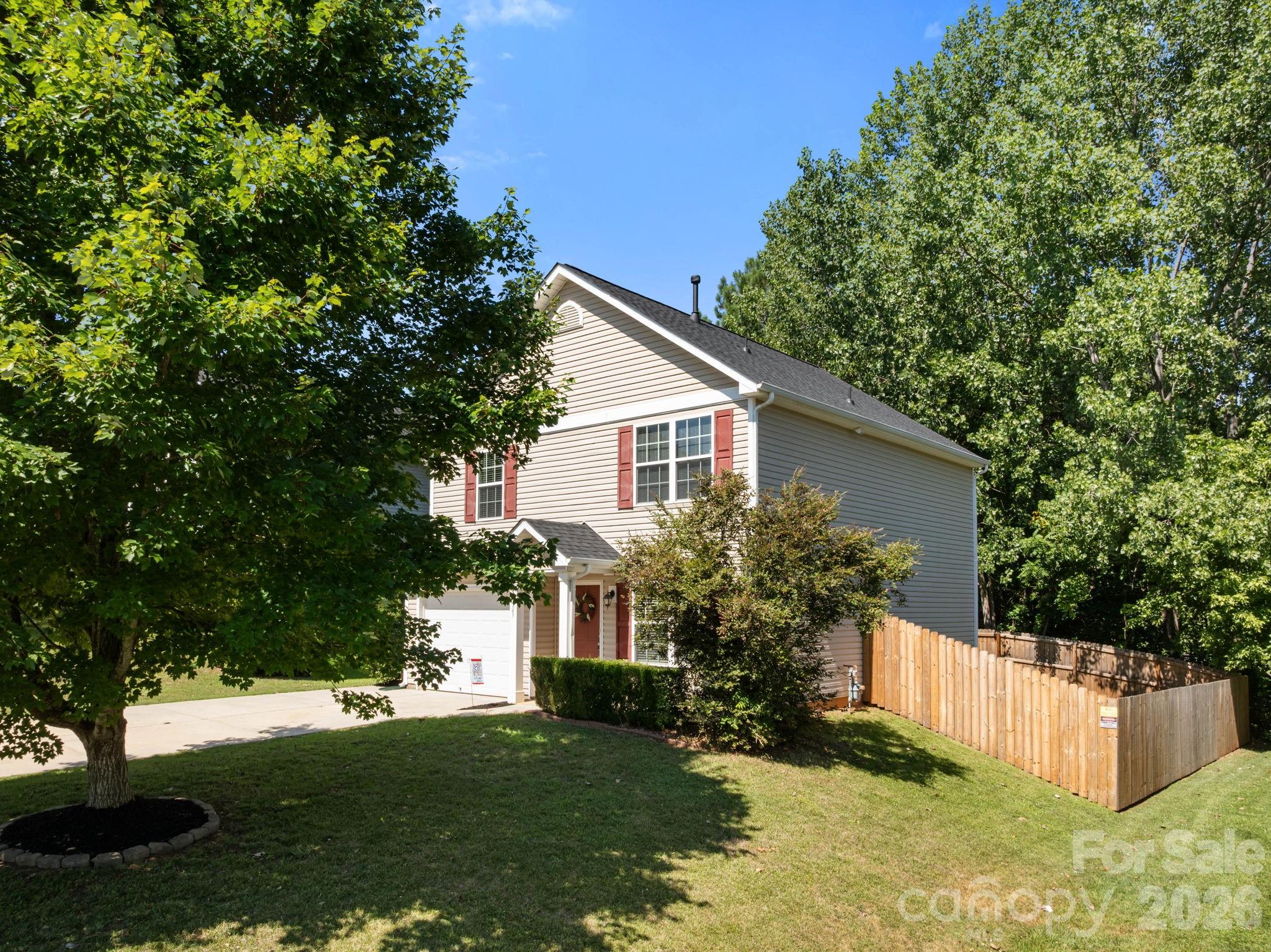 1429 River Run Road — Lowell