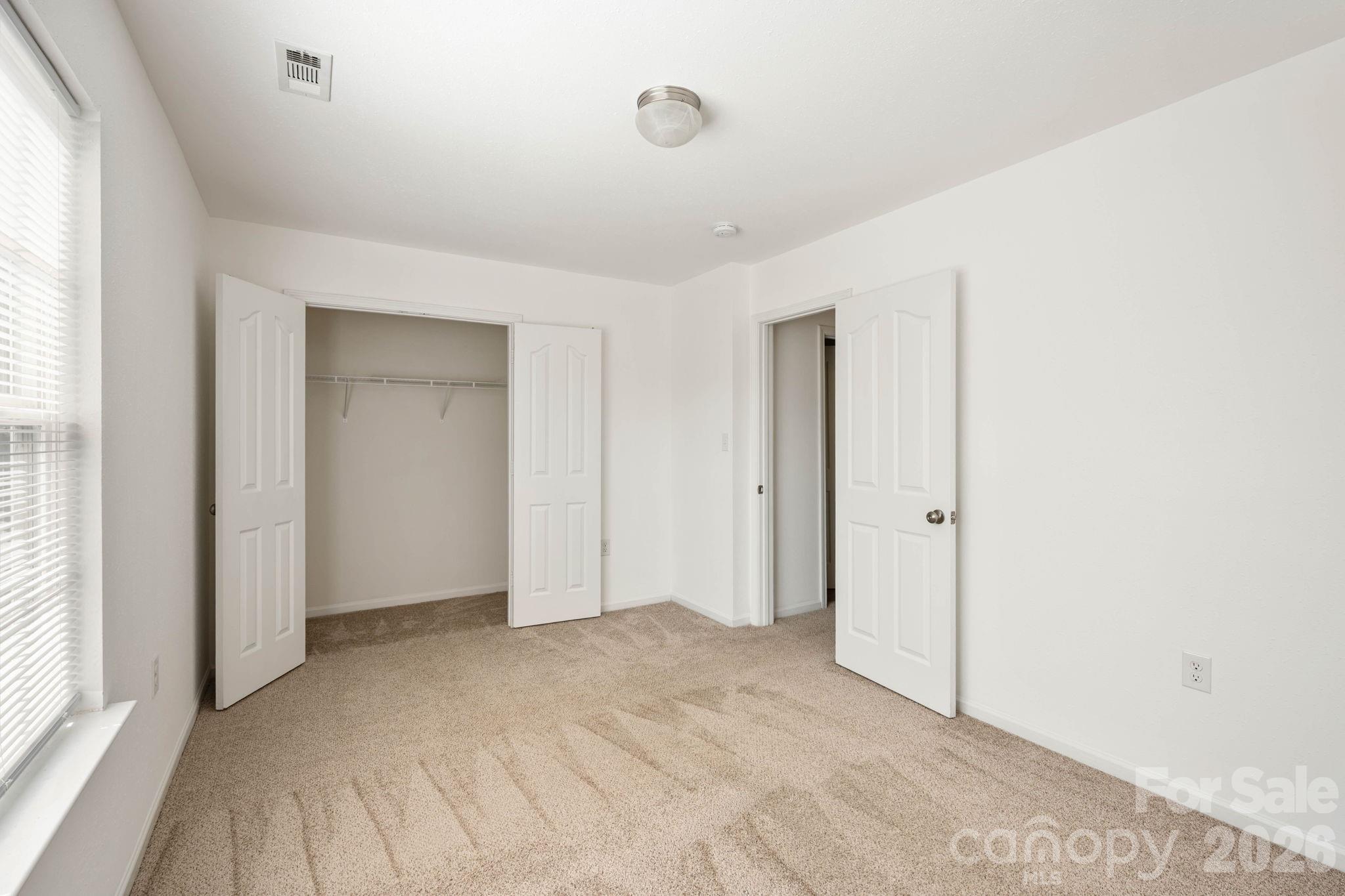 1429 River Run Road — Lowell