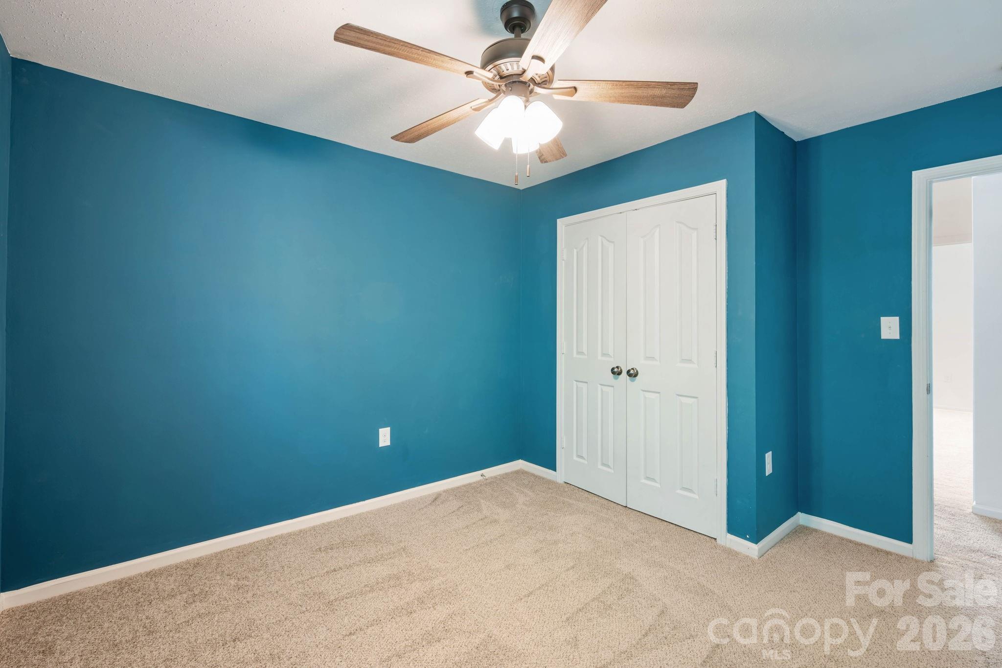 1429 River Run Road — Lowell