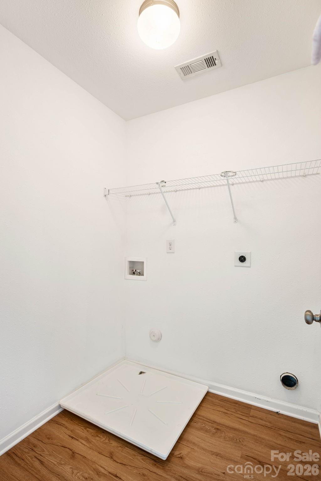 1429 River Run Road — Lowell
