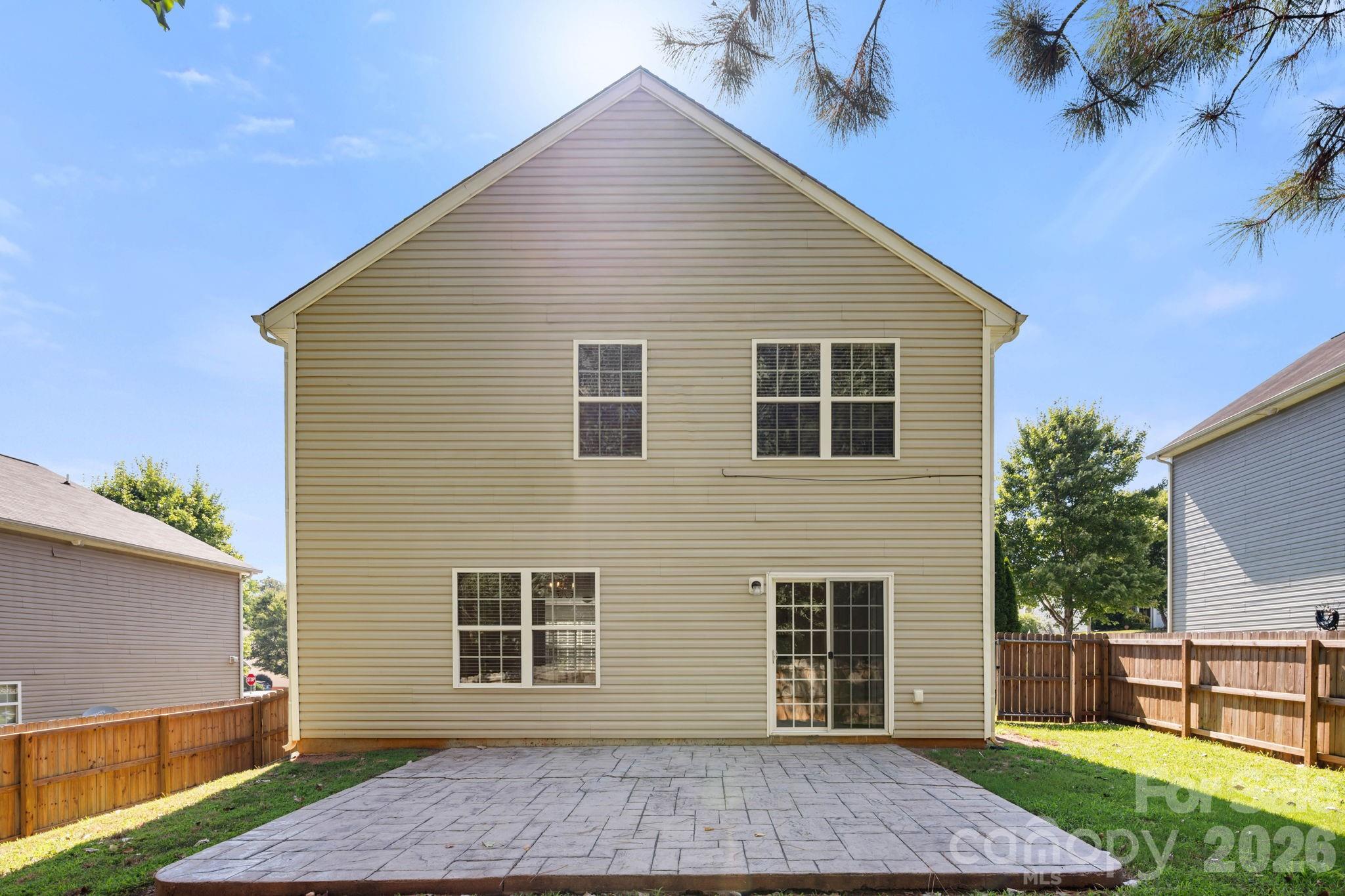 1429 River Run Road — Lowell