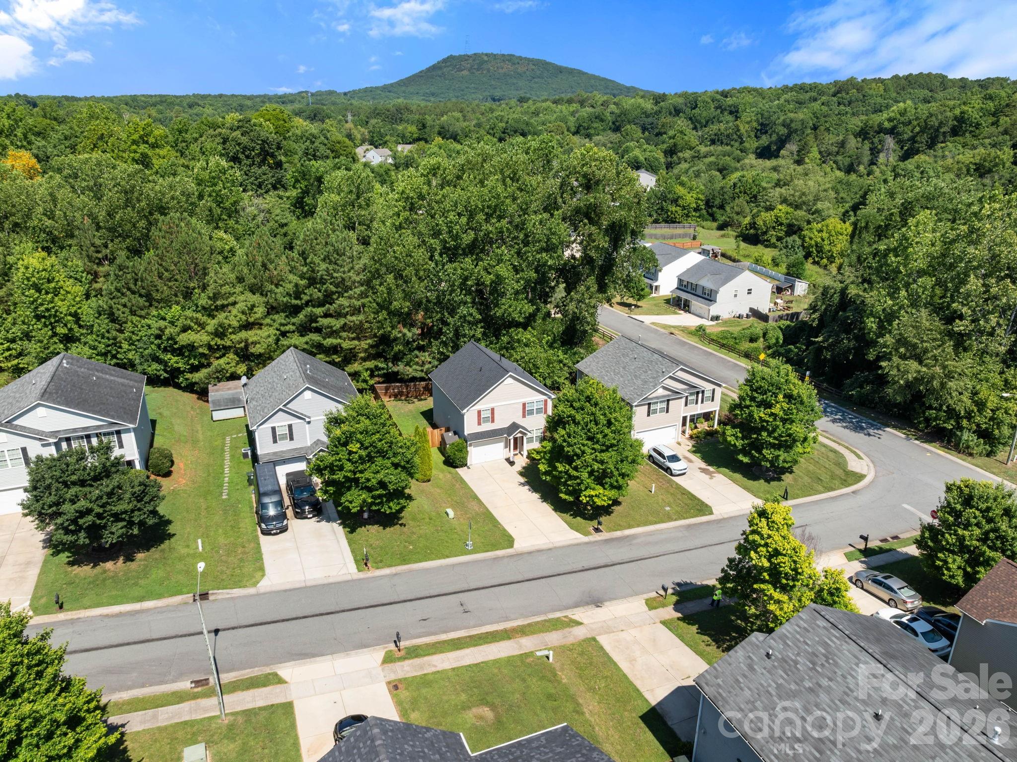 1429 River Run Road — Lowell