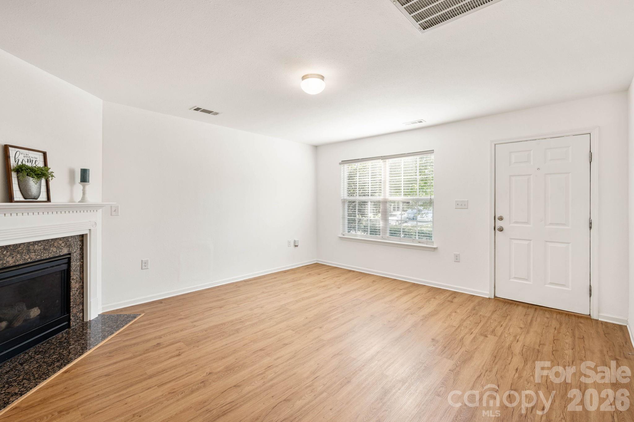 1429 River Run Road — Lowell