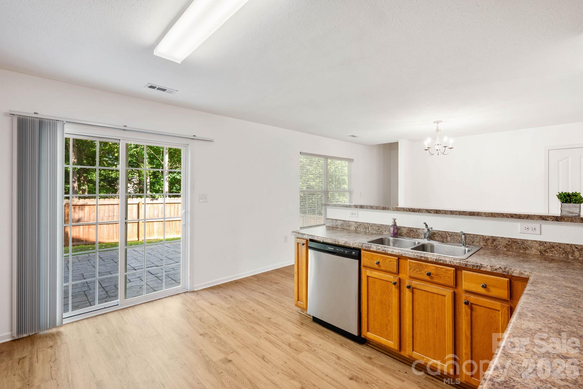 1429 River Run Road — Lowell