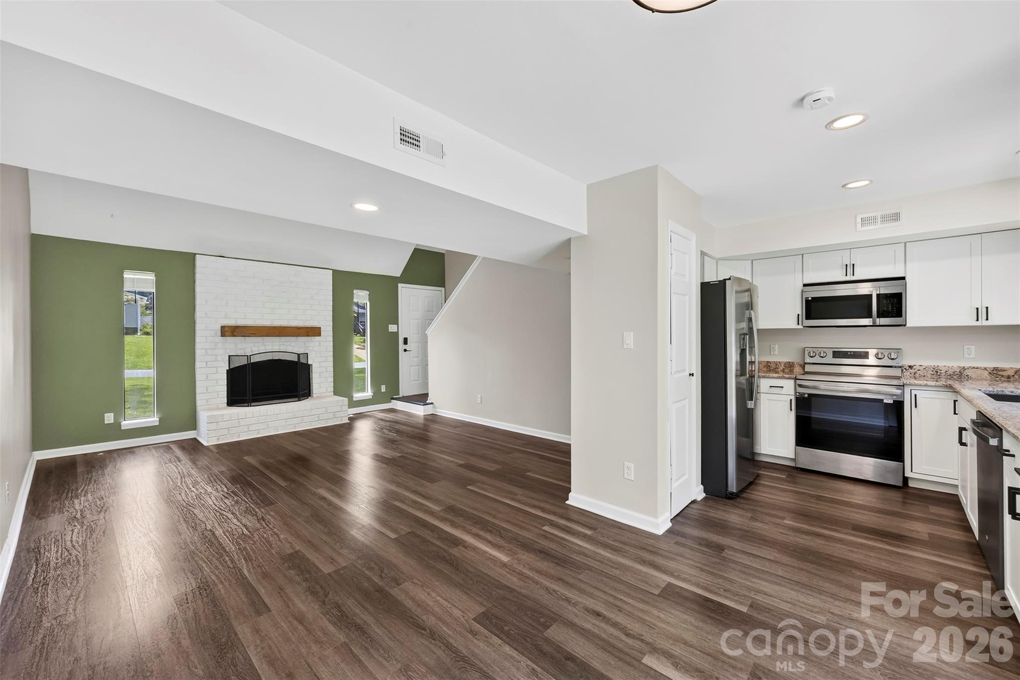 6719 Montezuma Trail — Charlotte
