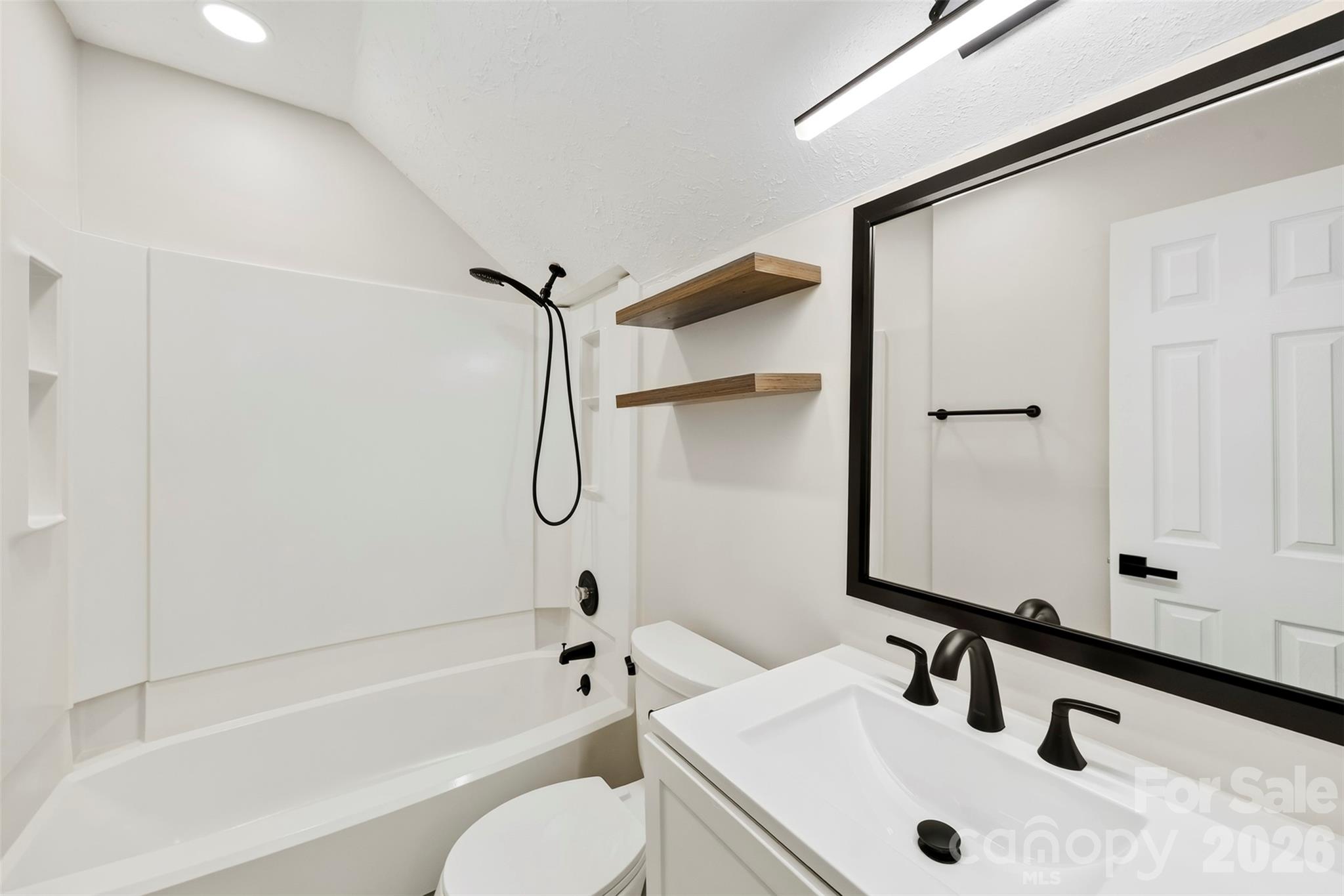 6719 Montezuma Trail — Charlotte