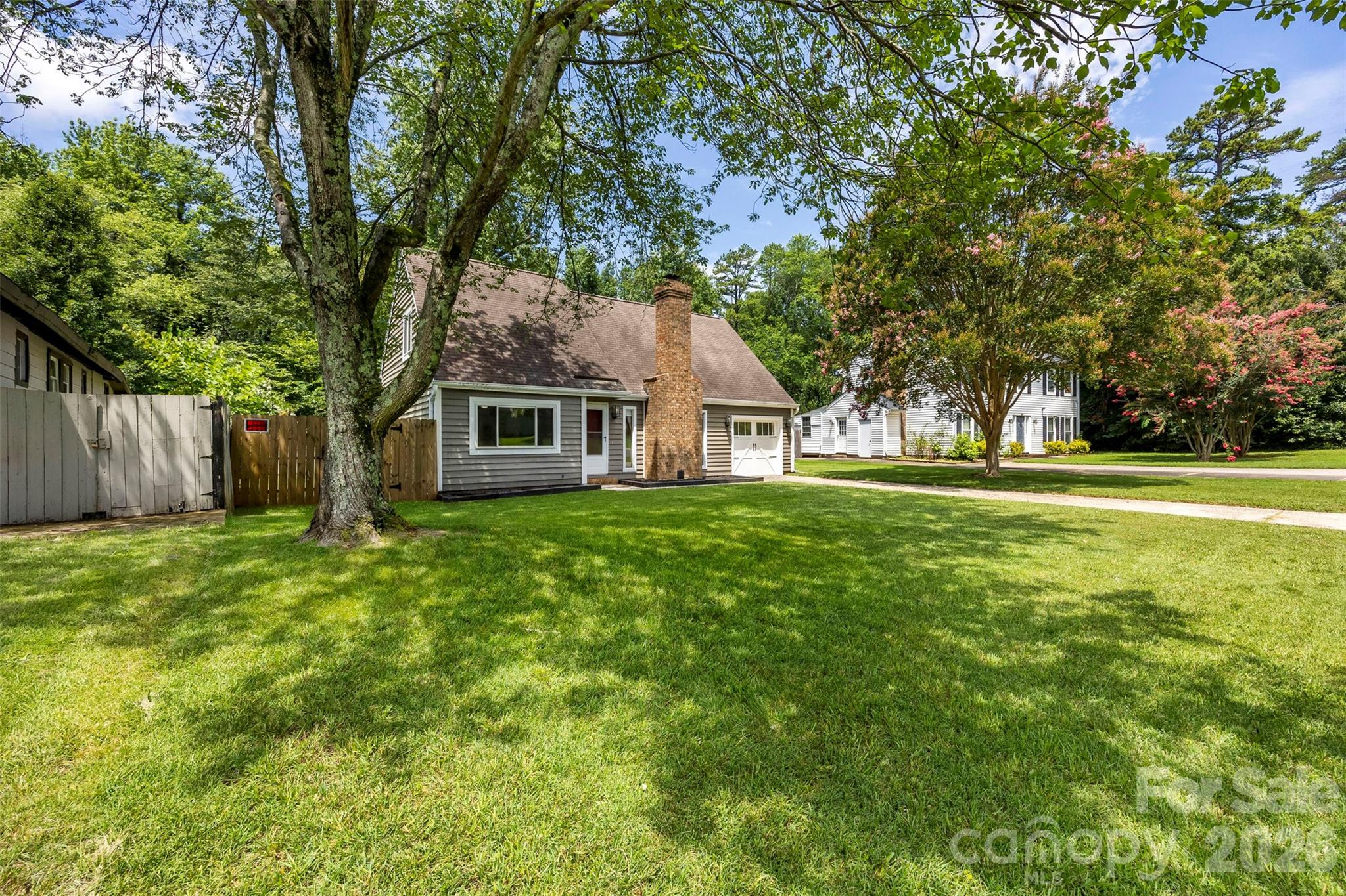 6719 Montezuma Trail — Charlotte