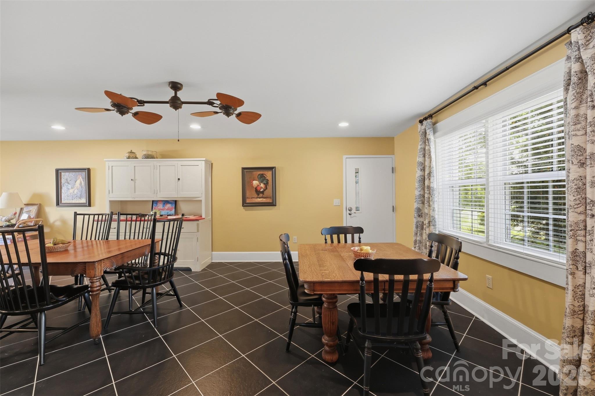 1670 Southwest Boulevard — Newton