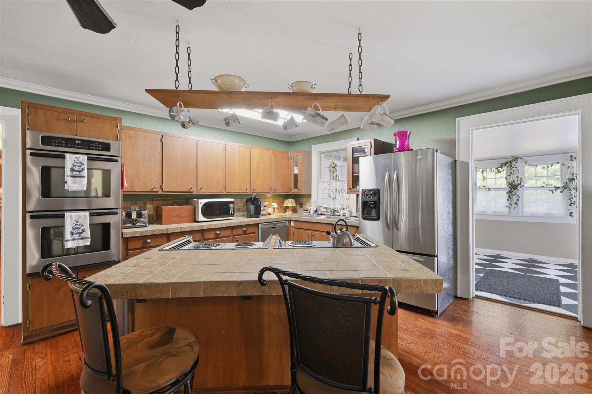 1670 Southwest Boulevard — Newton