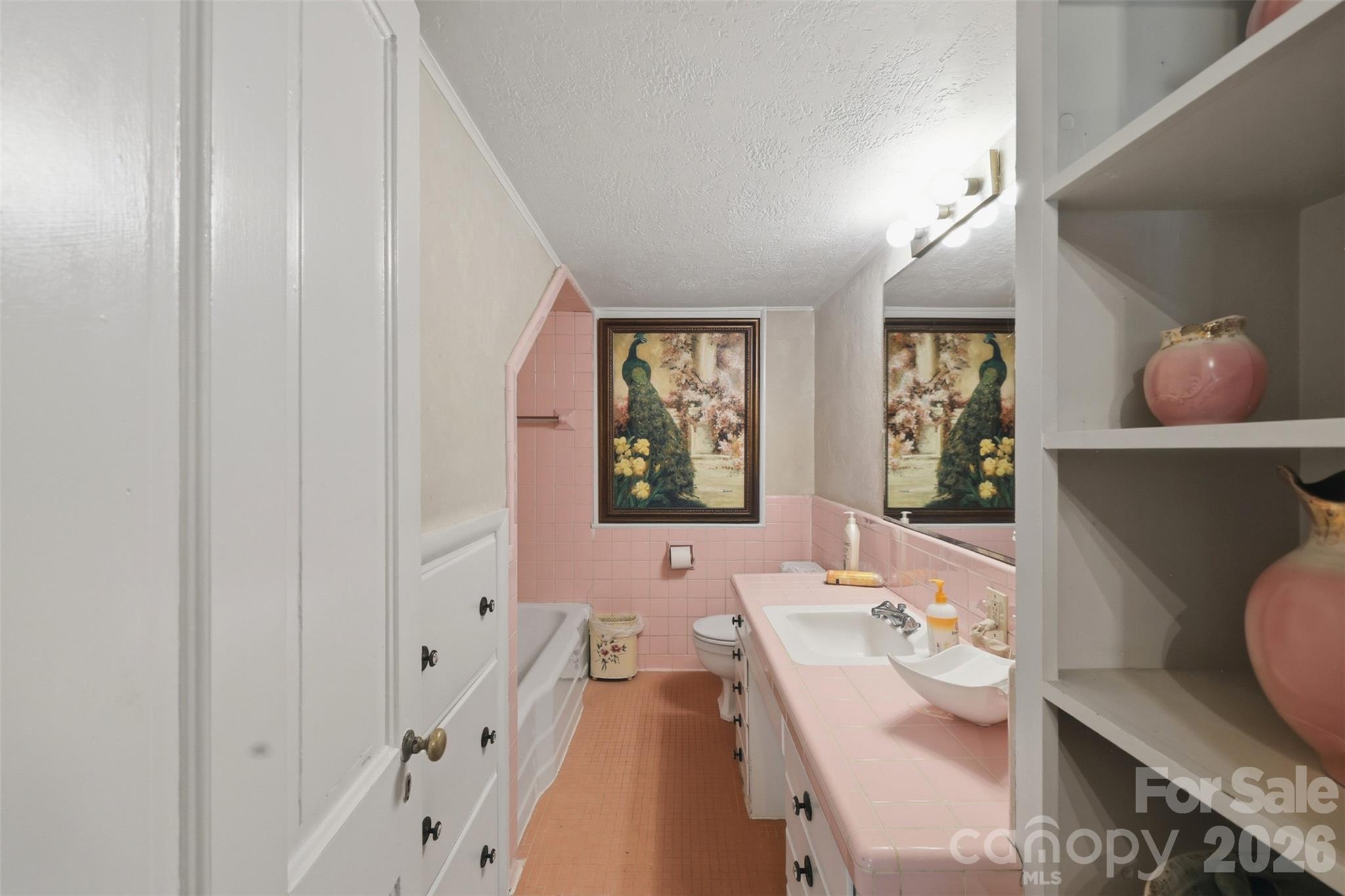 1670 Southwest Boulevard — Newton