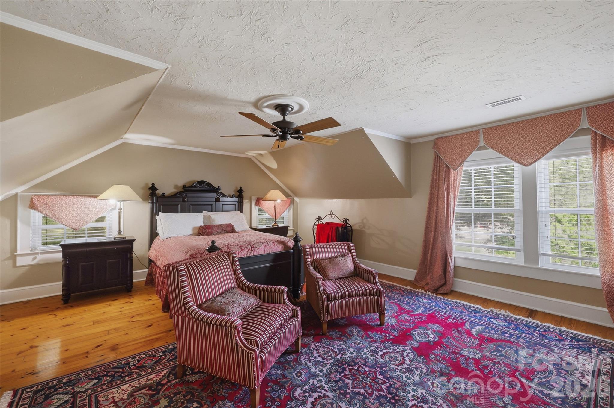 1670 Southwest Boulevard — Newton