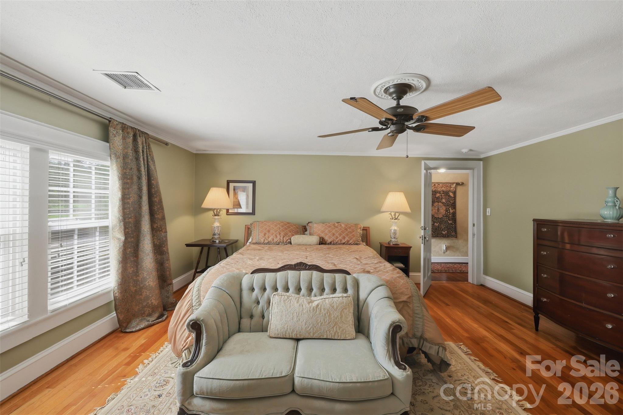 1670 Southwest Boulevard — Newton