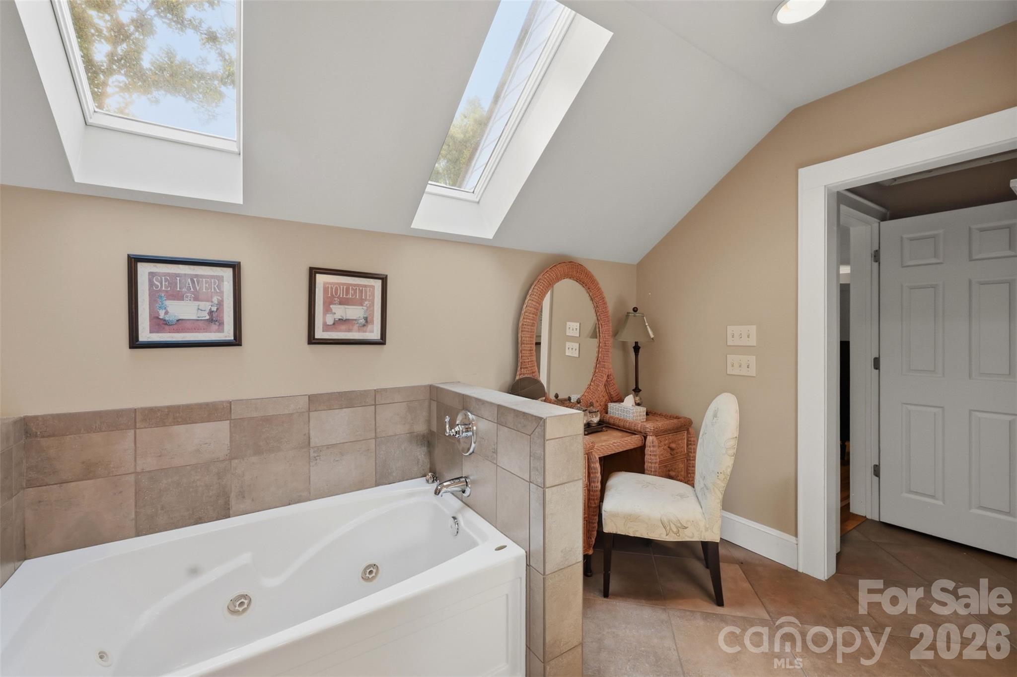 1670 Southwest Boulevard — Newton