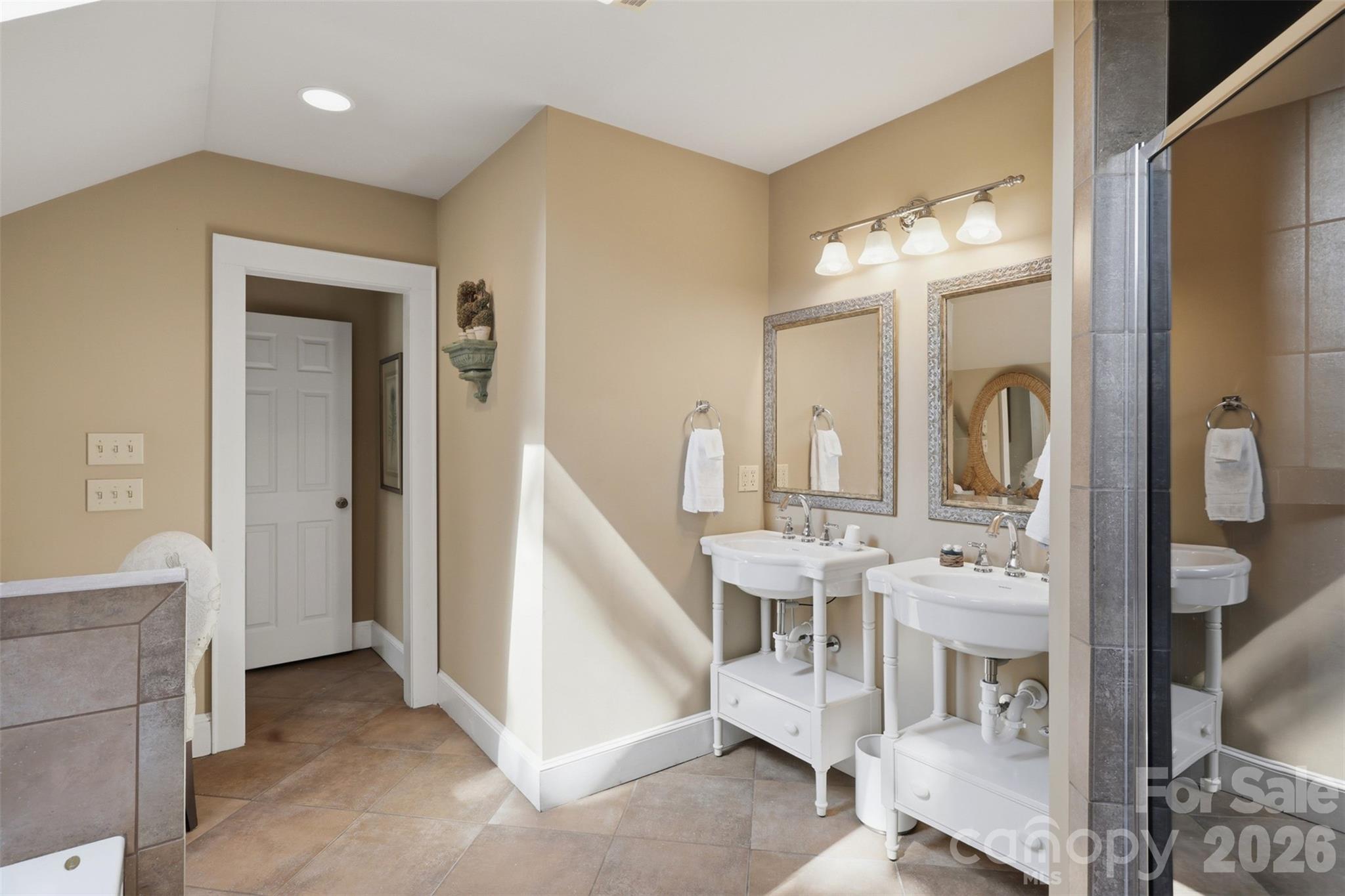 1670 Southwest Boulevard — Newton