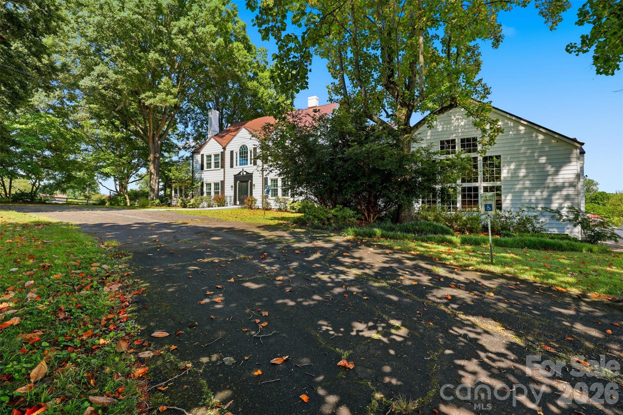 1670 Southwest Boulevard — Newton