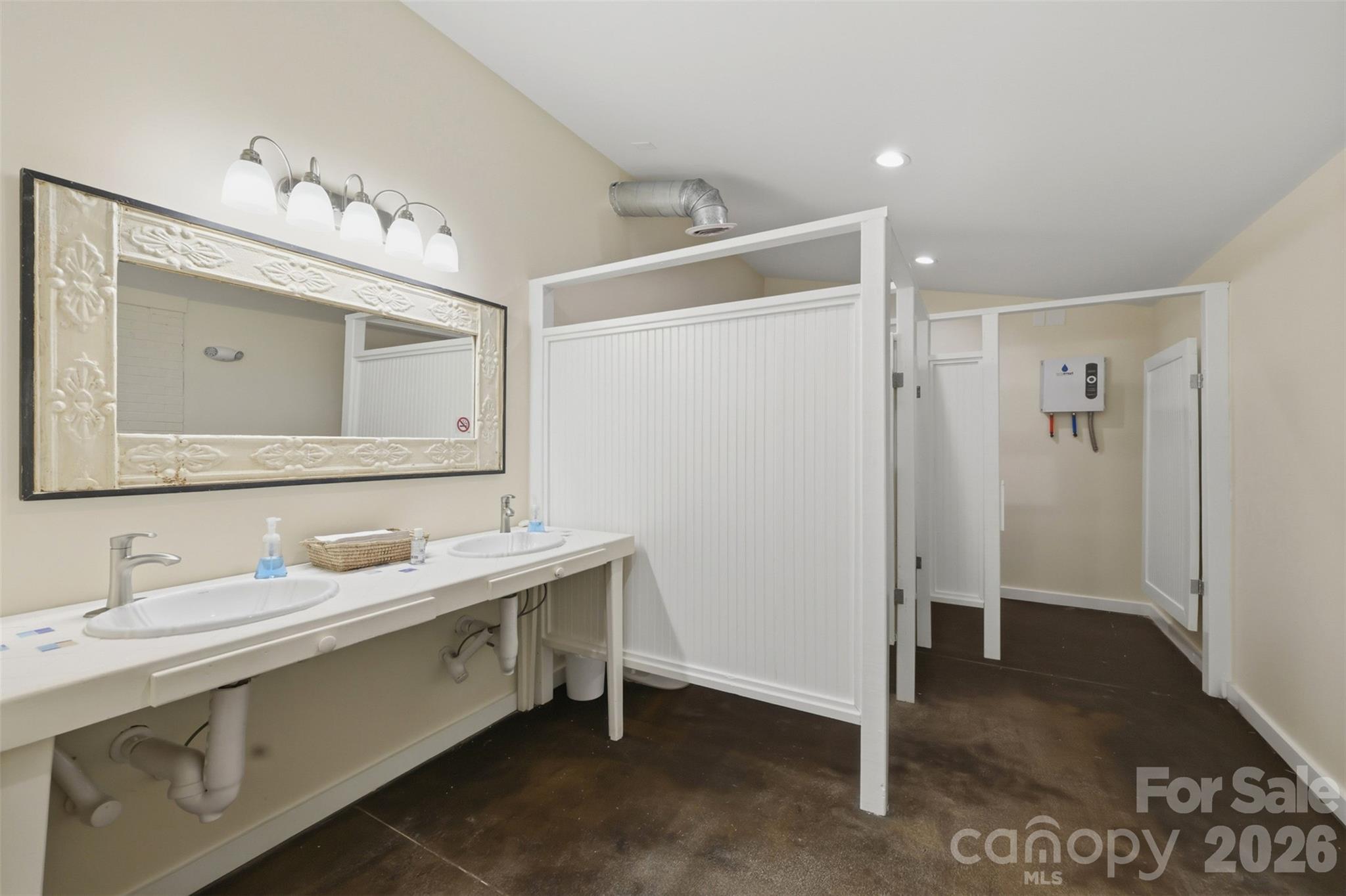 1670 Southwest Boulevard — Newton