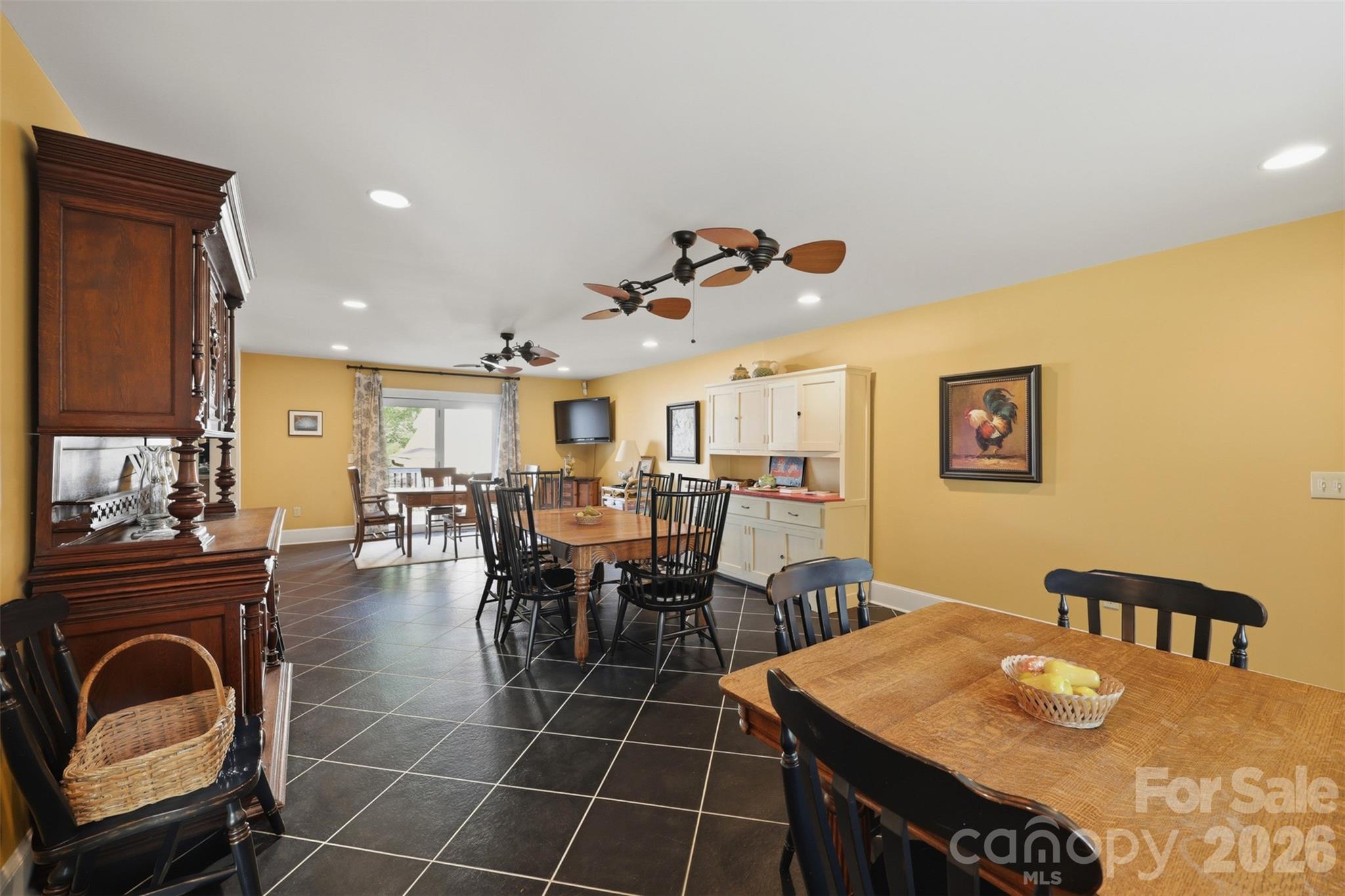1670 Southwest Boulevard — Newton