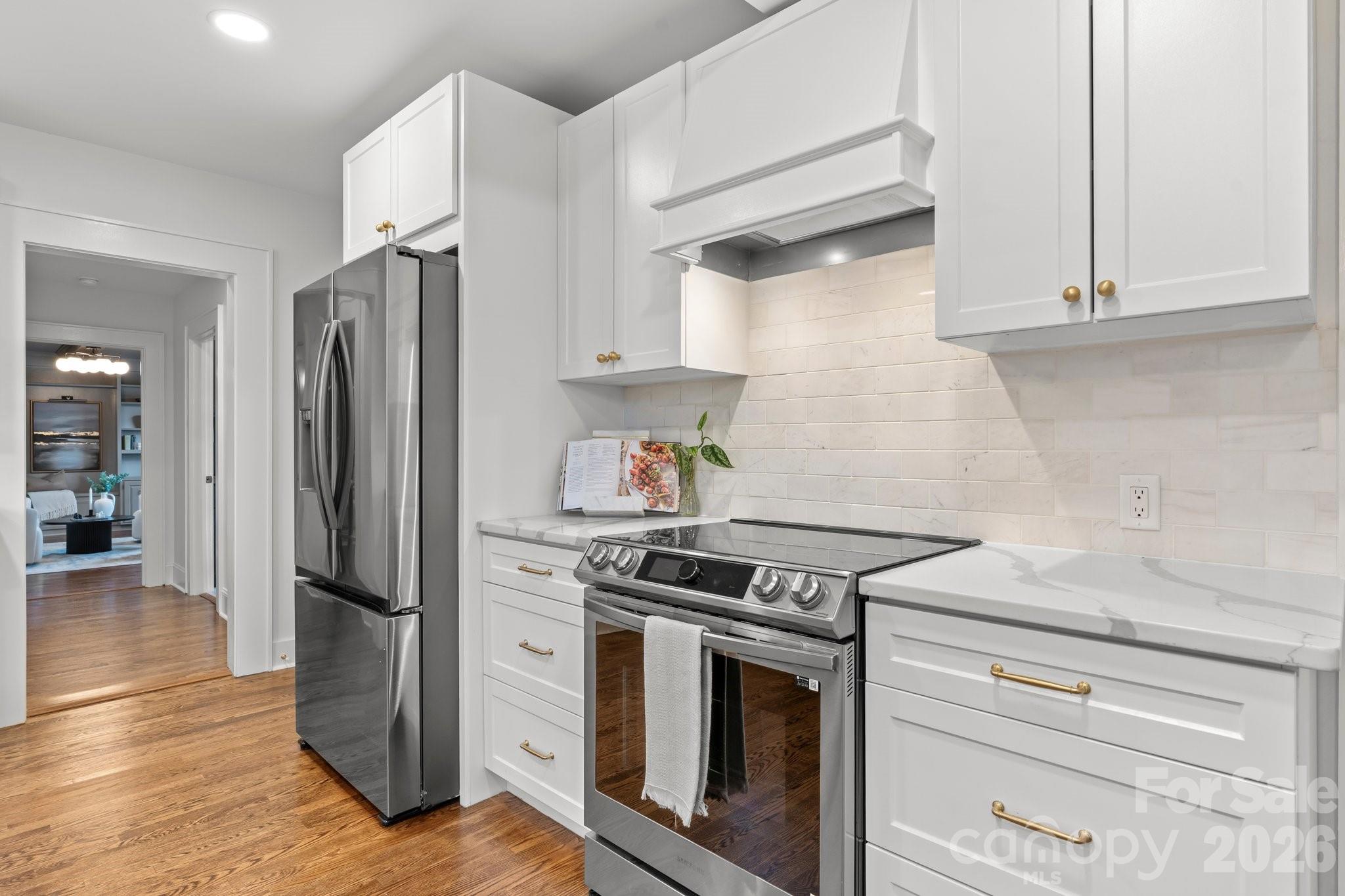 625 4th Street Drive NW — Hickory