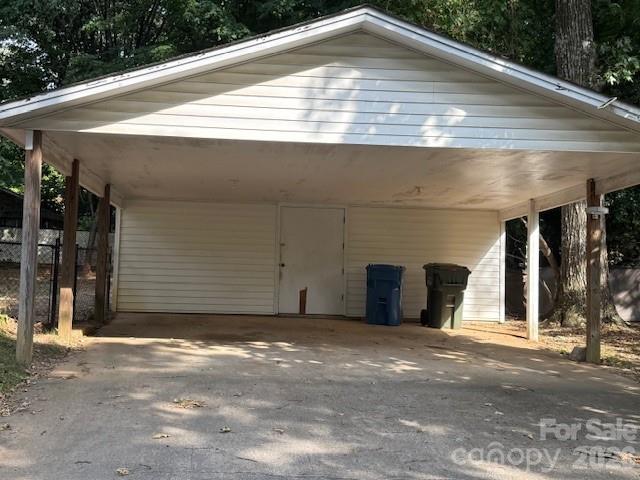 706 12th Avenue NE — Hickory