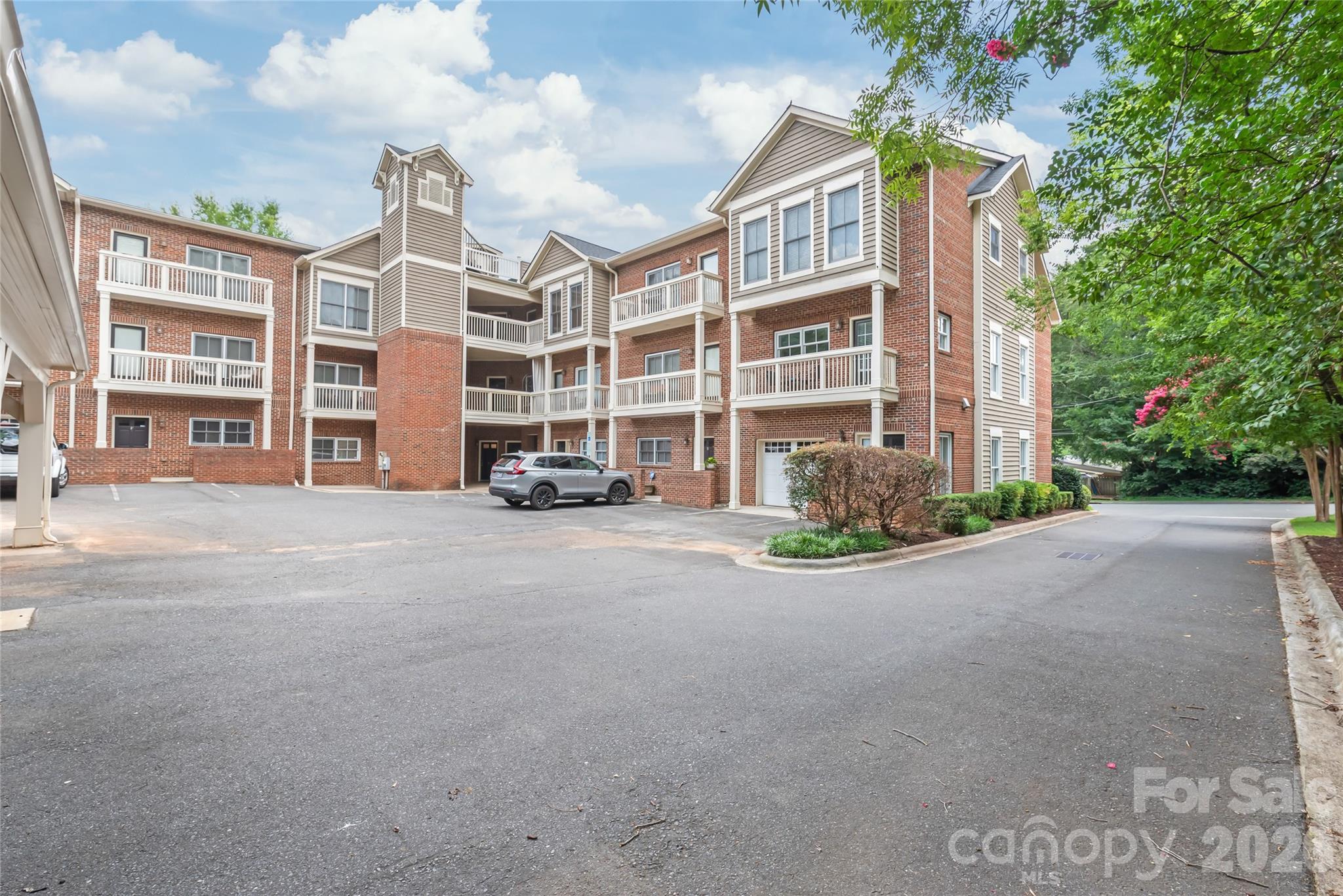 2000 Euclid Avenue #D2 — Charlotte