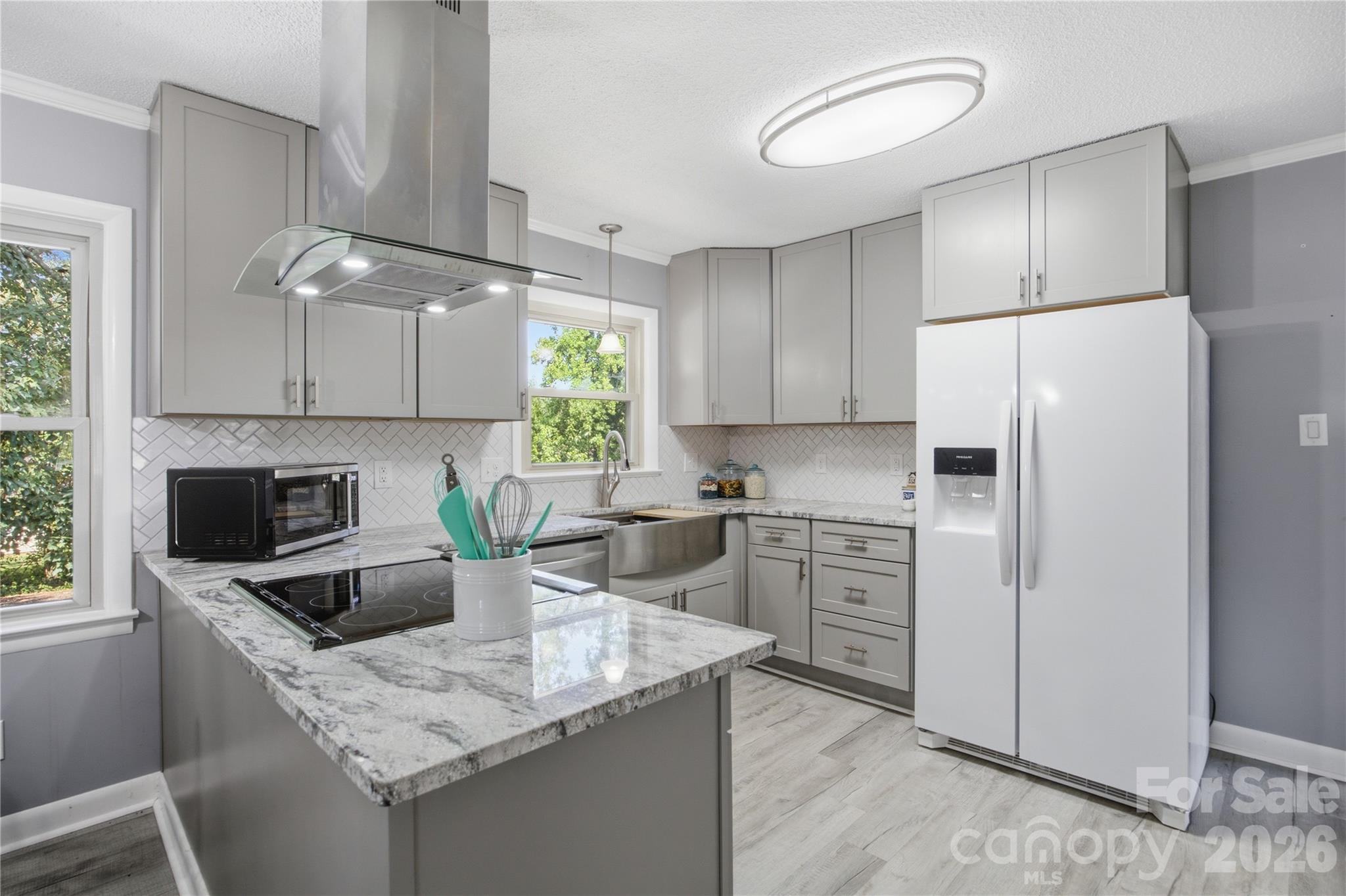 4821 Raleigh Street — Conover