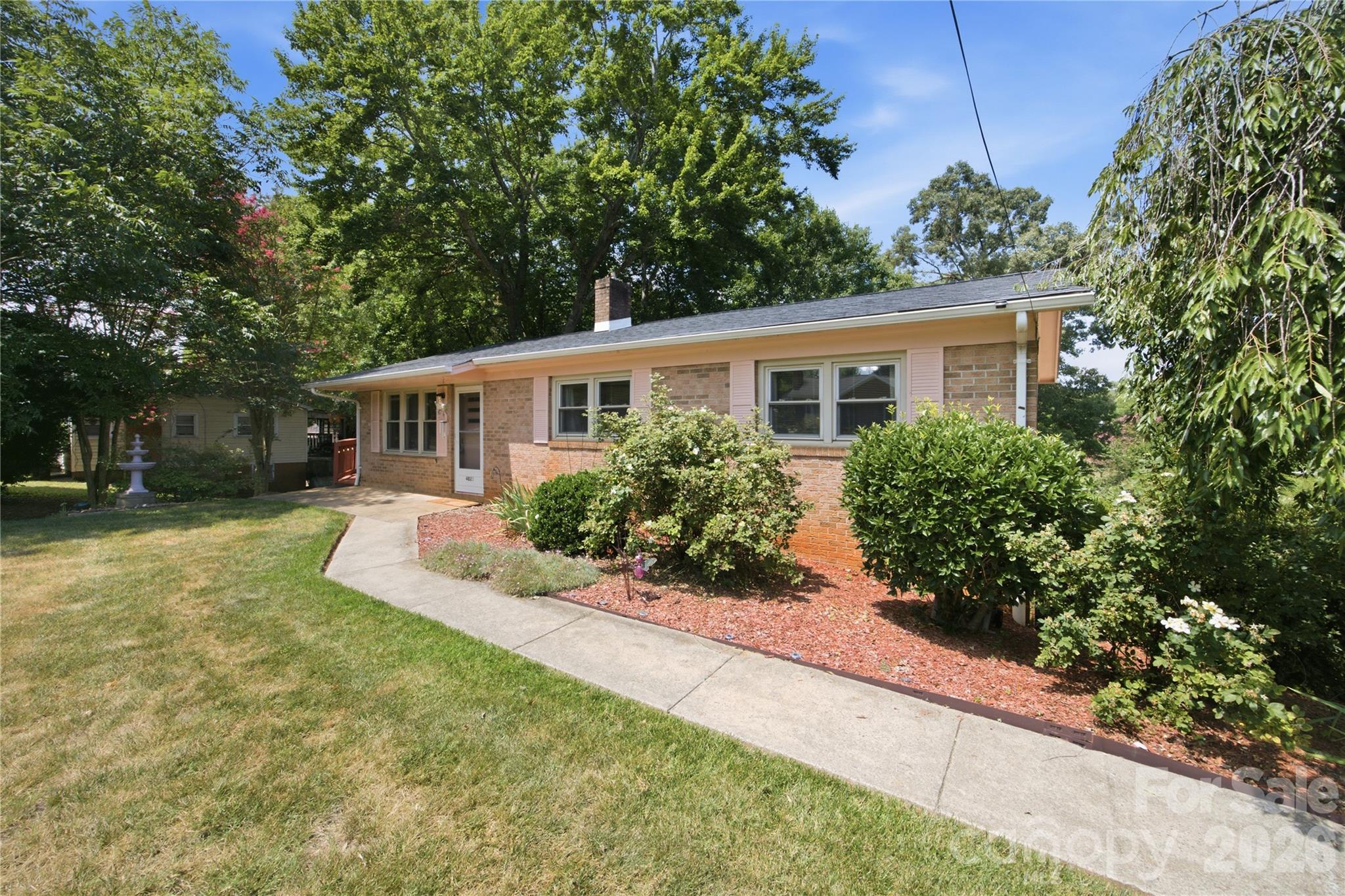 4821 Raleigh Street — Conover