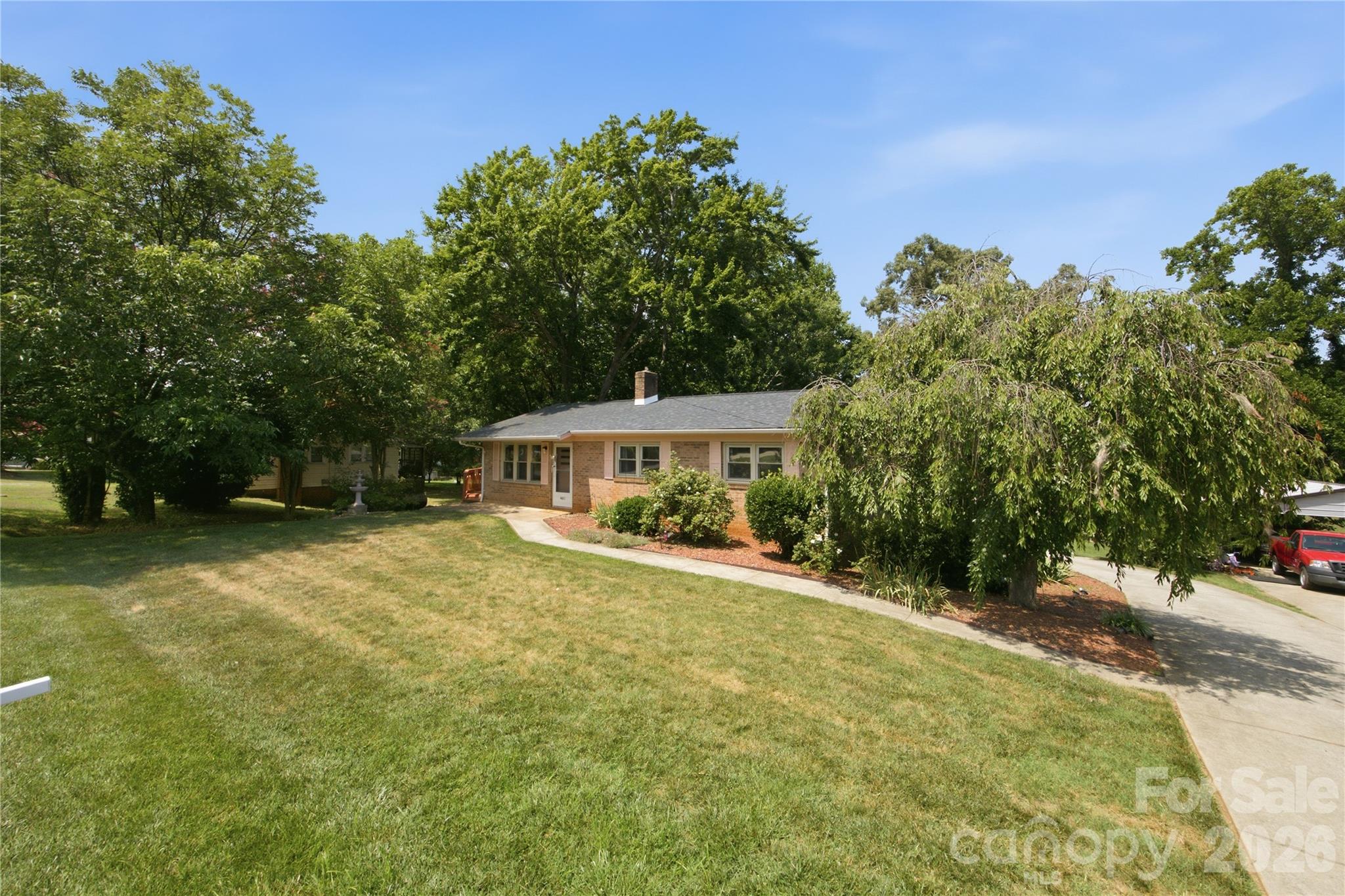 4821 Raleigh Street — Conover