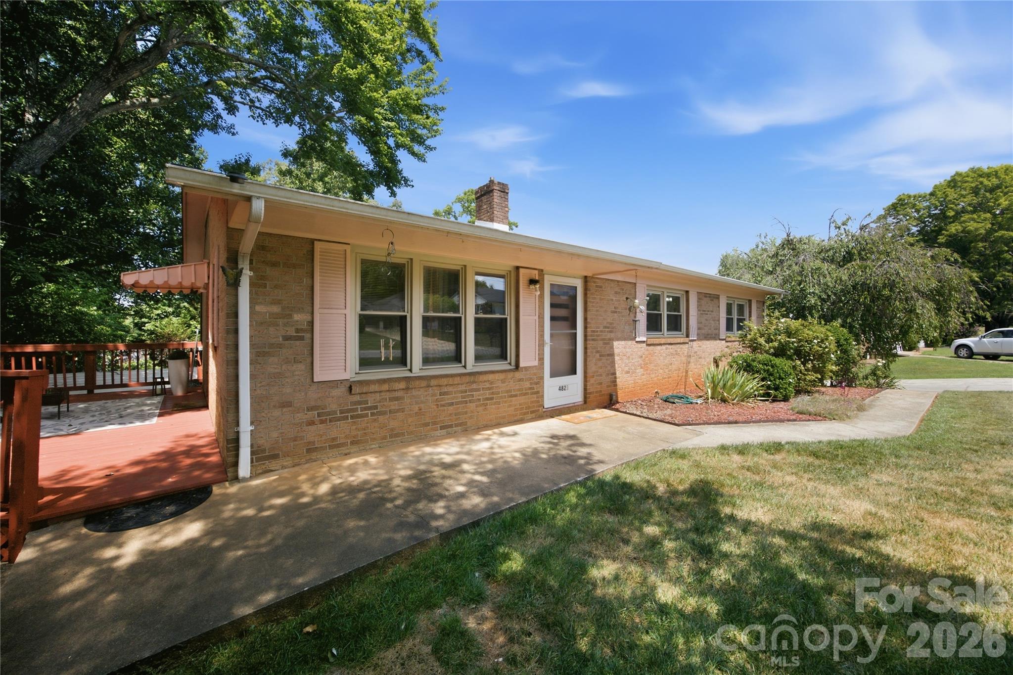 4821 Raleigh Street — Conover