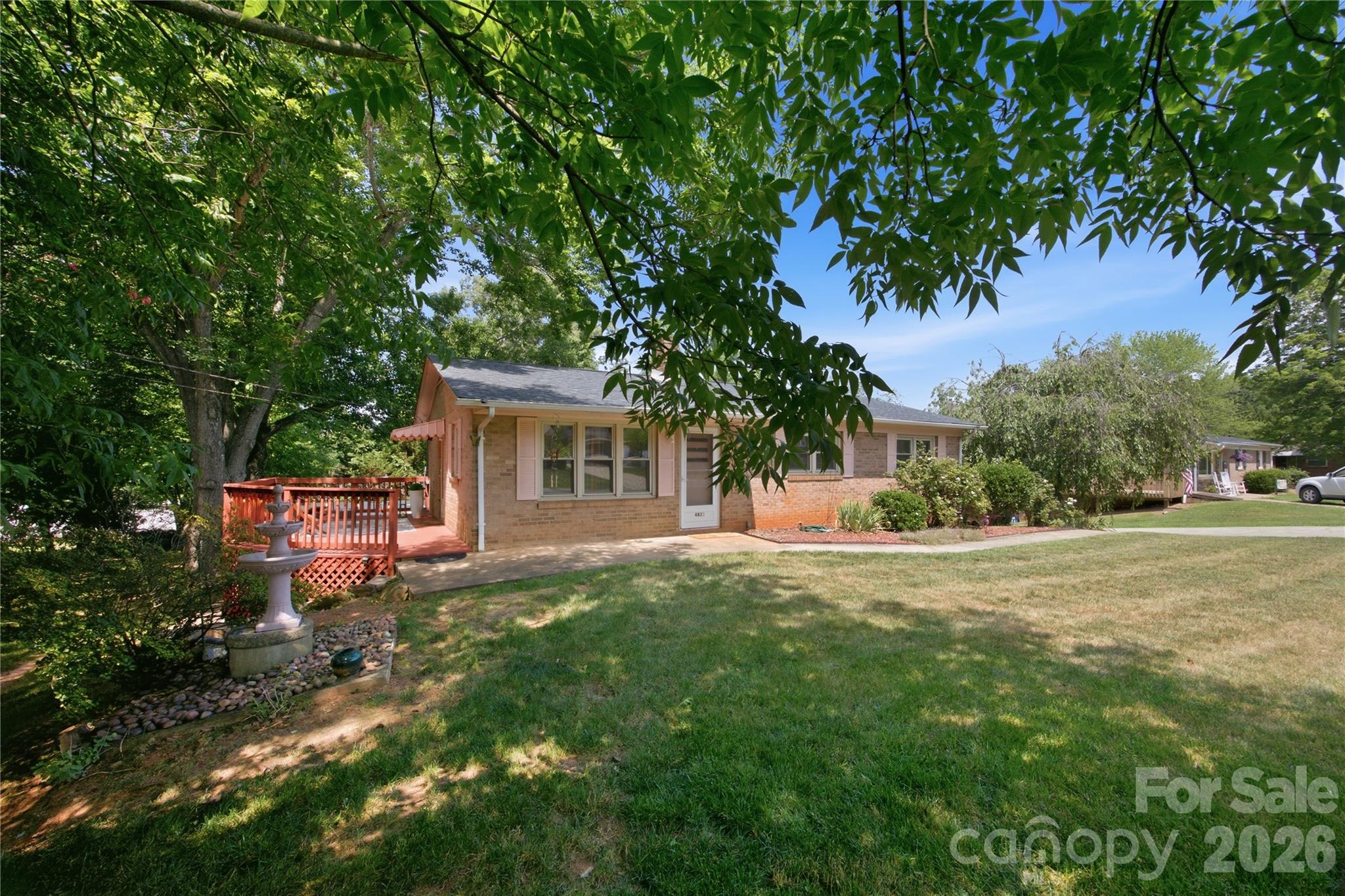 4821 Raleigh Street — Conover
