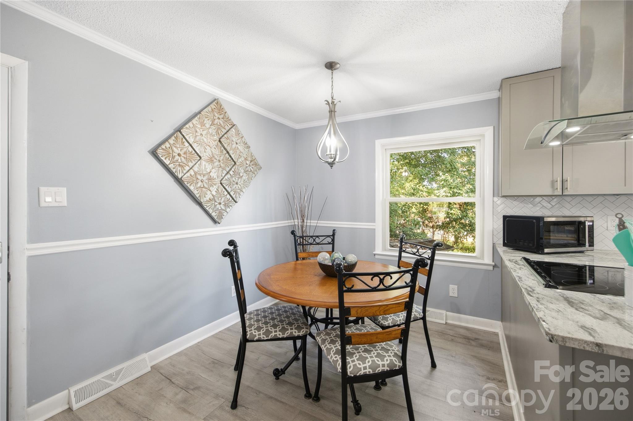 4821 Raleigh Street — Conover