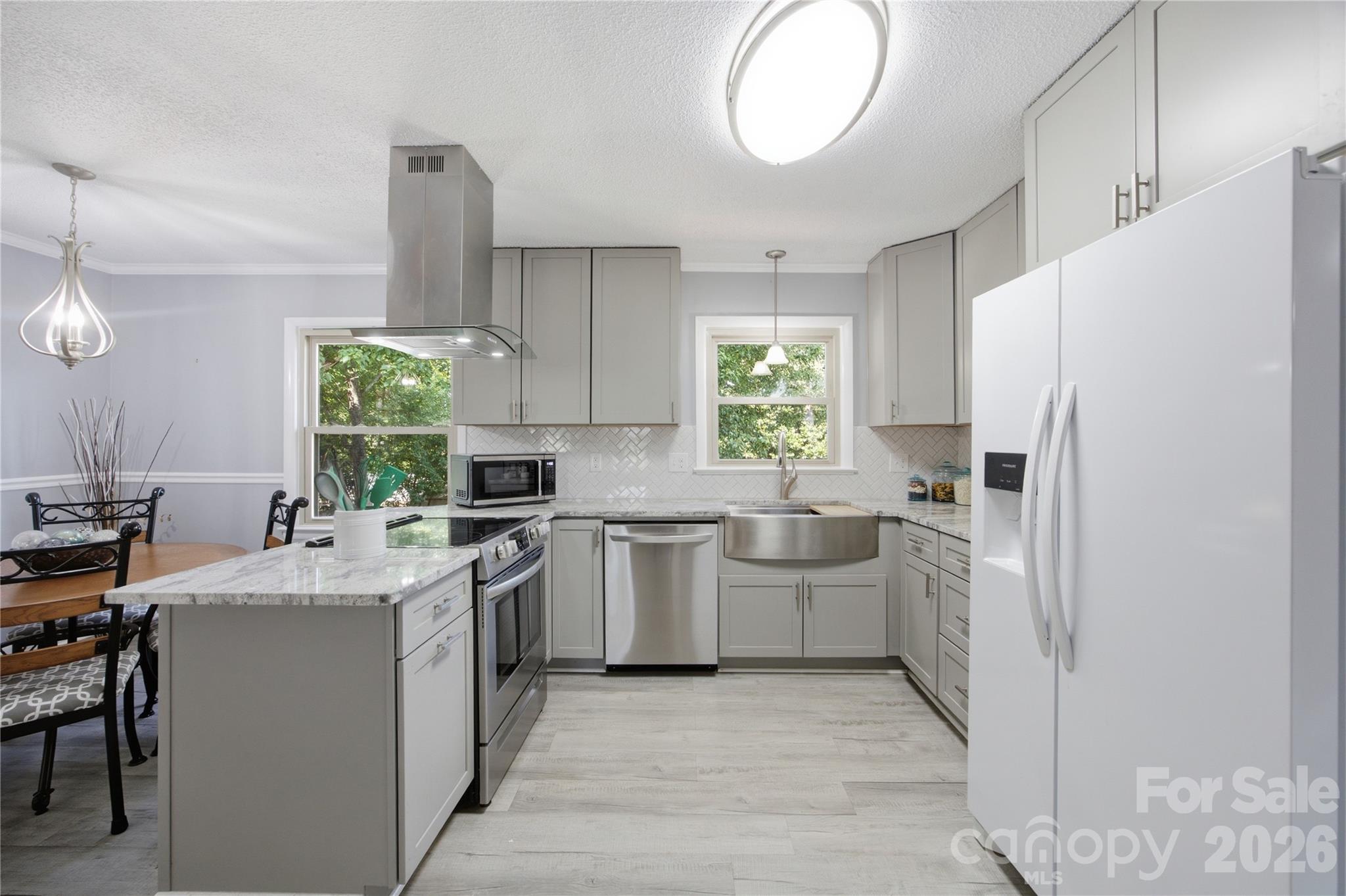 4821 Raleigh Street — Conover