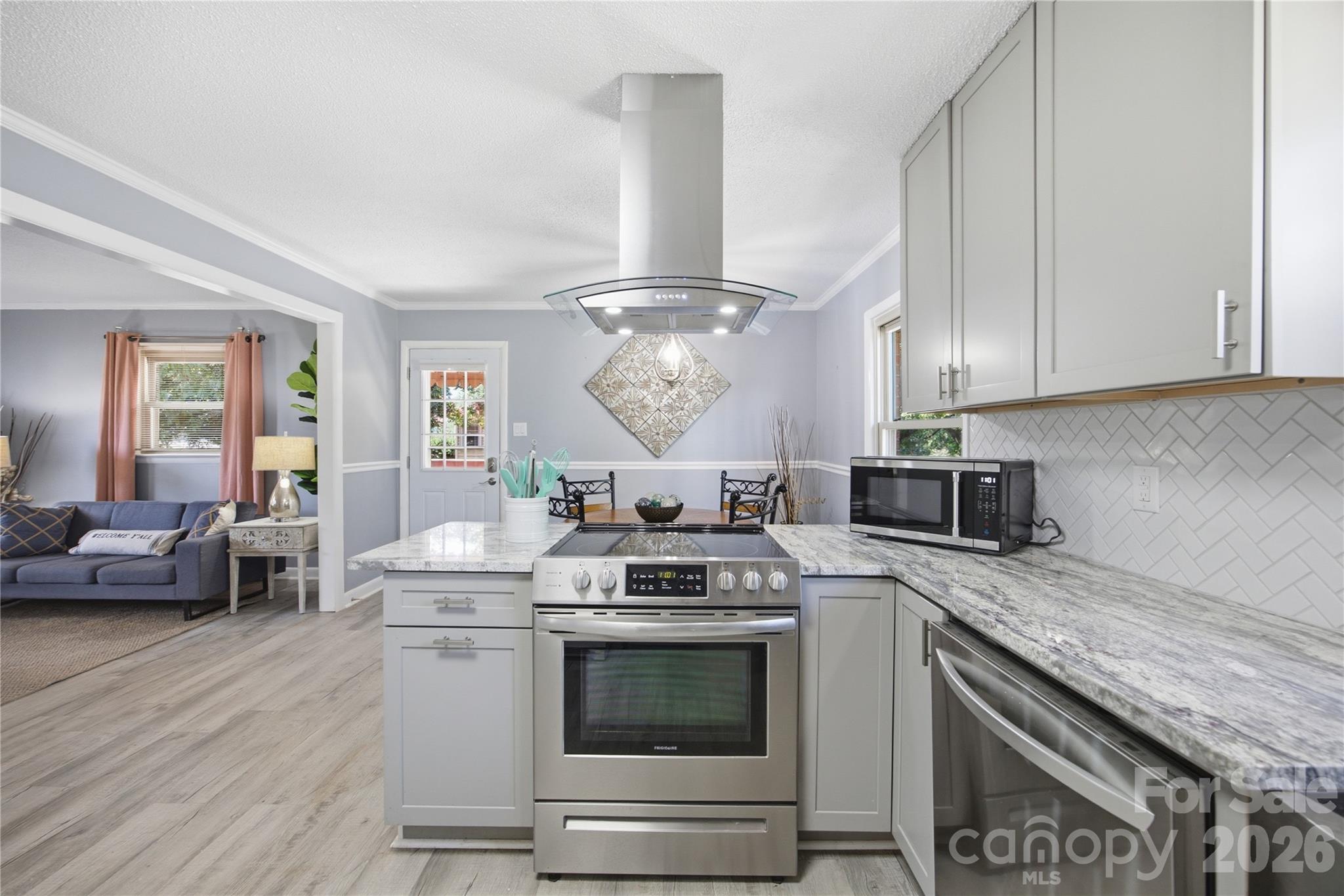 4821 Raleigh Street — Conover