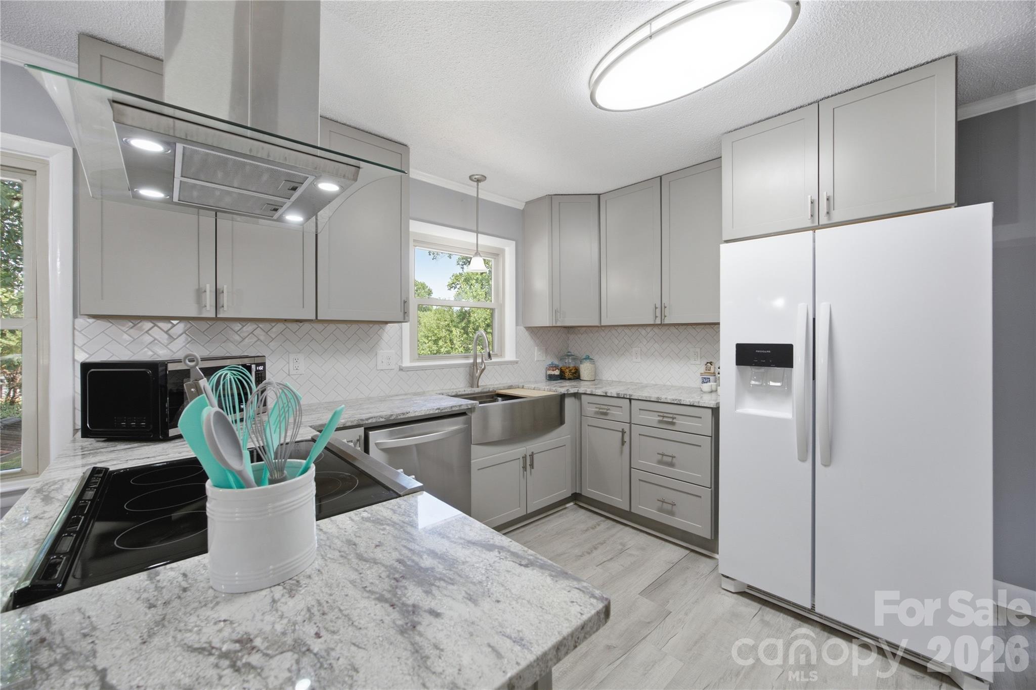 4821 Raleigh Street — Conover