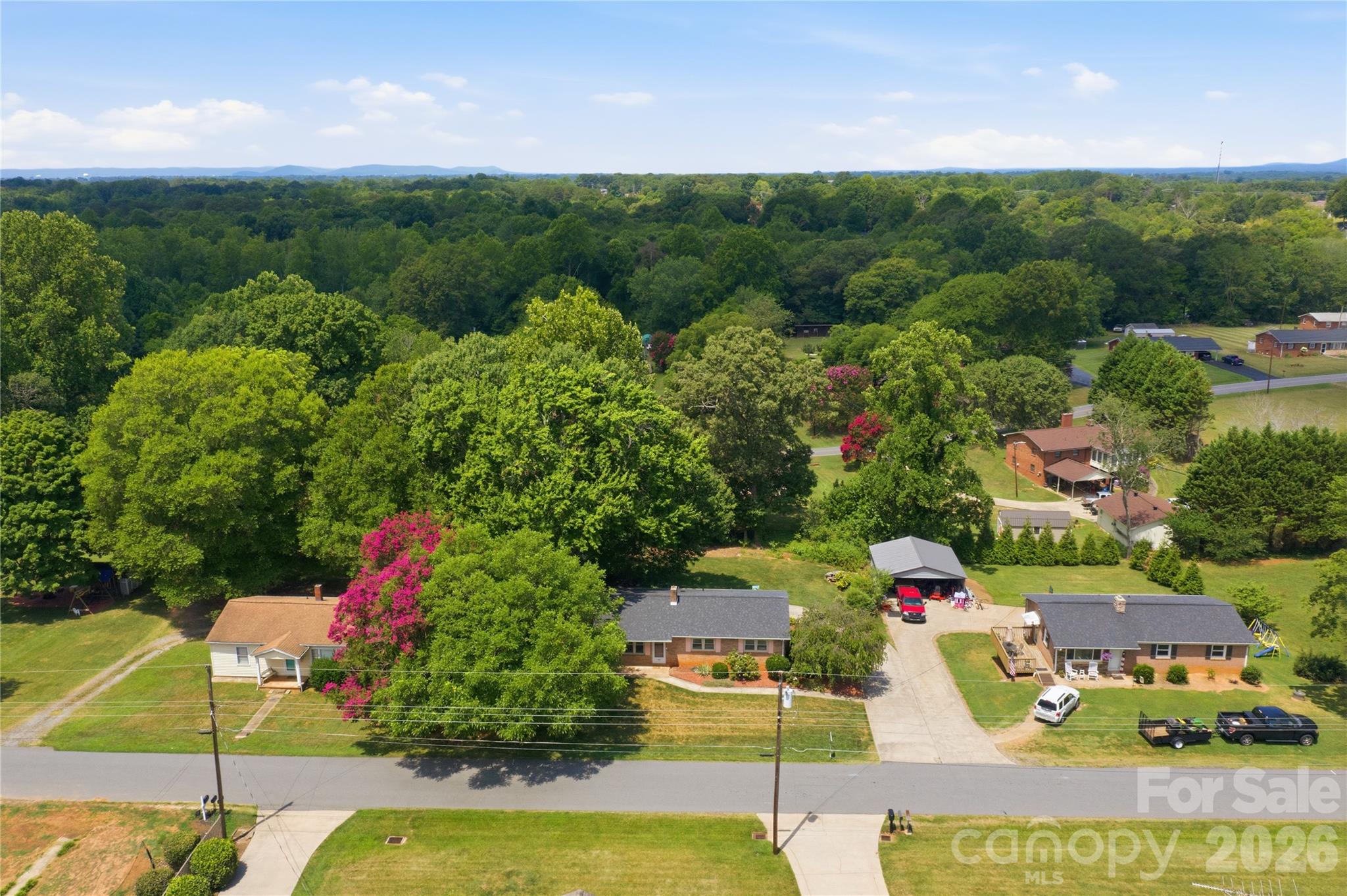 4821 Raleigh Street — Conover