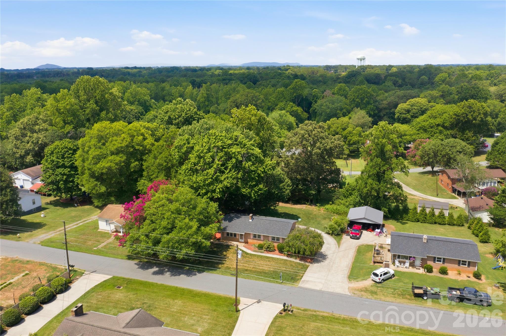 4821 Raleigh Street — Conover