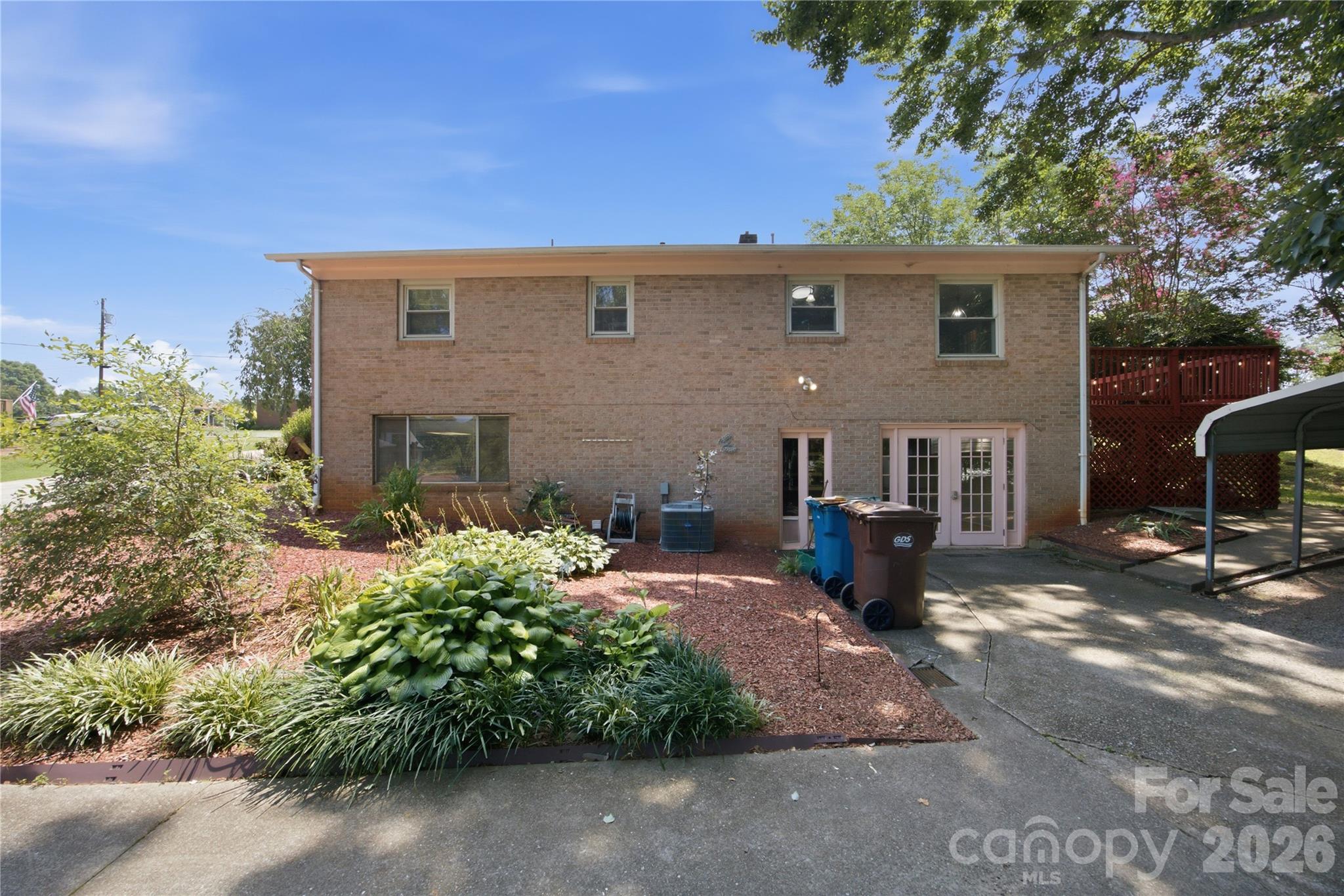 4821 Raleigh Street — Conover