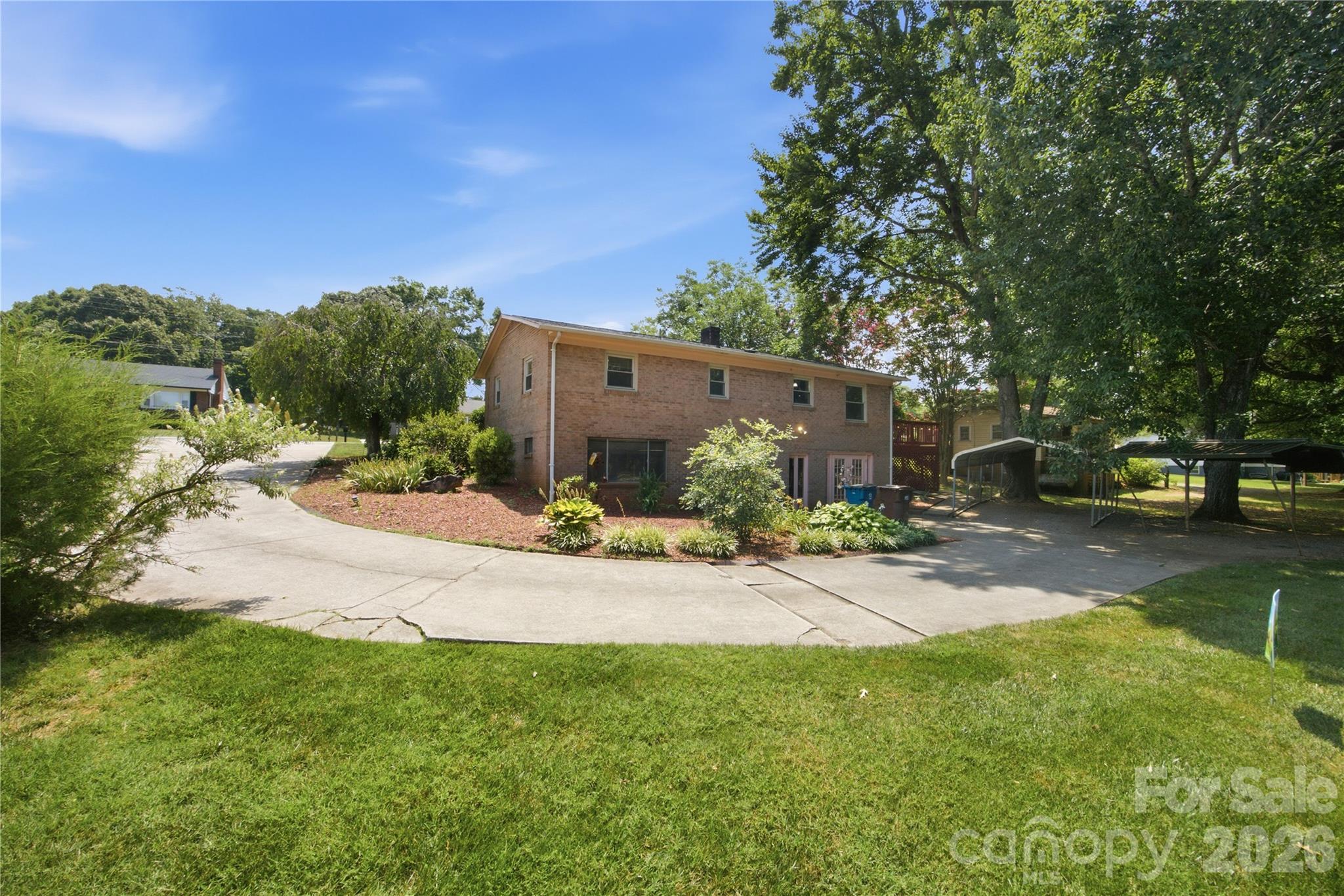 4821 Raleigh Street — Conover