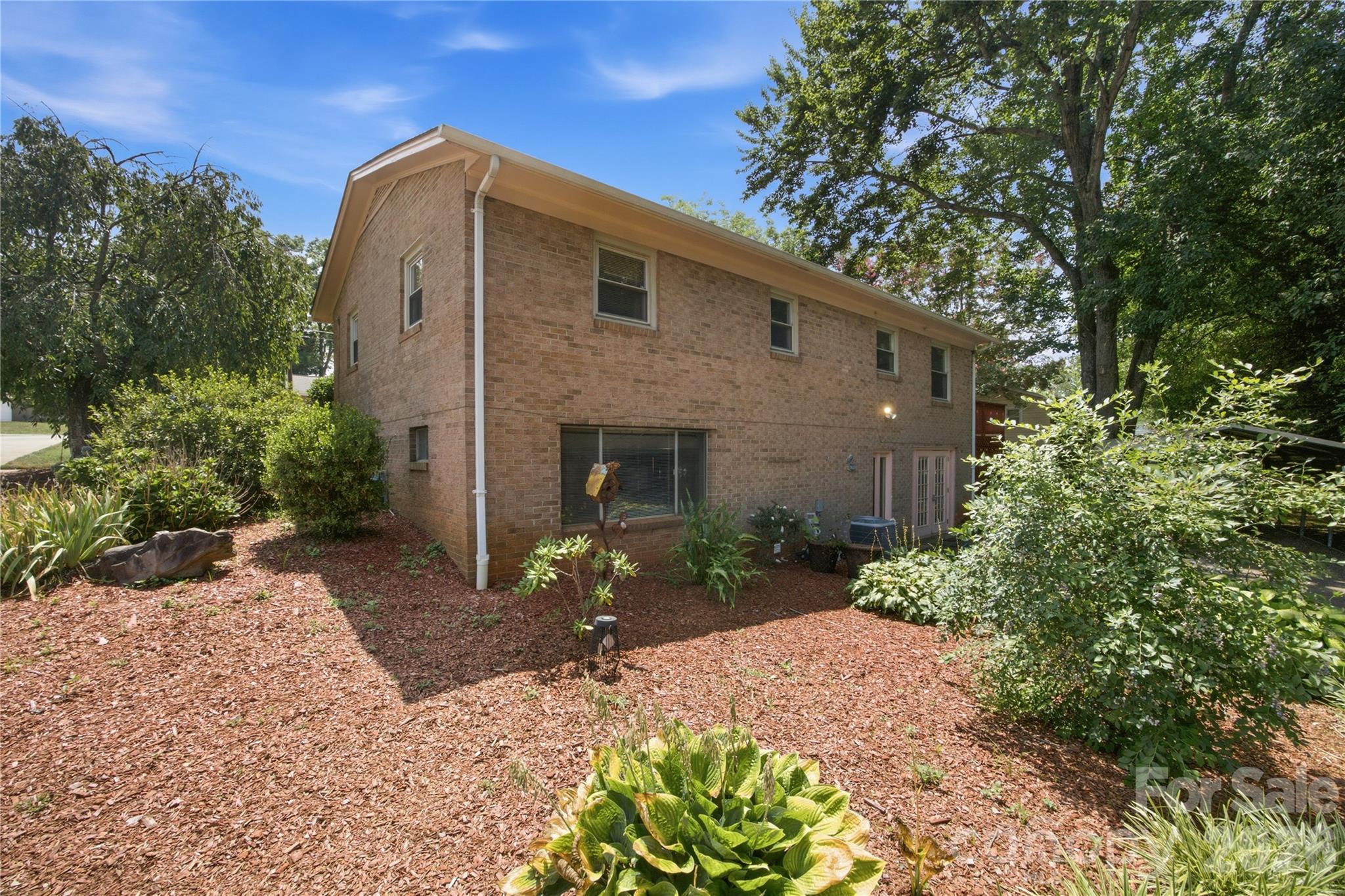 4821 Raleigh Street — Conover